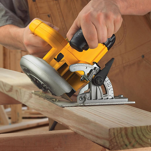 DEWALT DWE575K - Scie circulaire filaire 1600 W, 190 mm, profondeur 67 mm - Coffret
