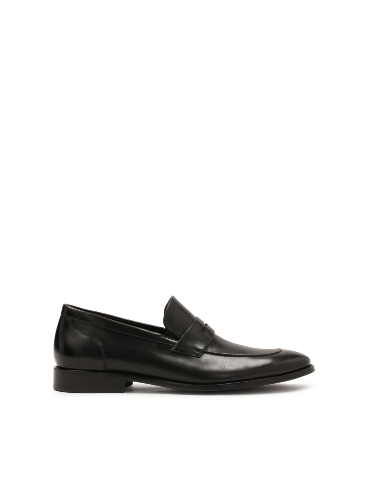 Men's formal loafers in black color