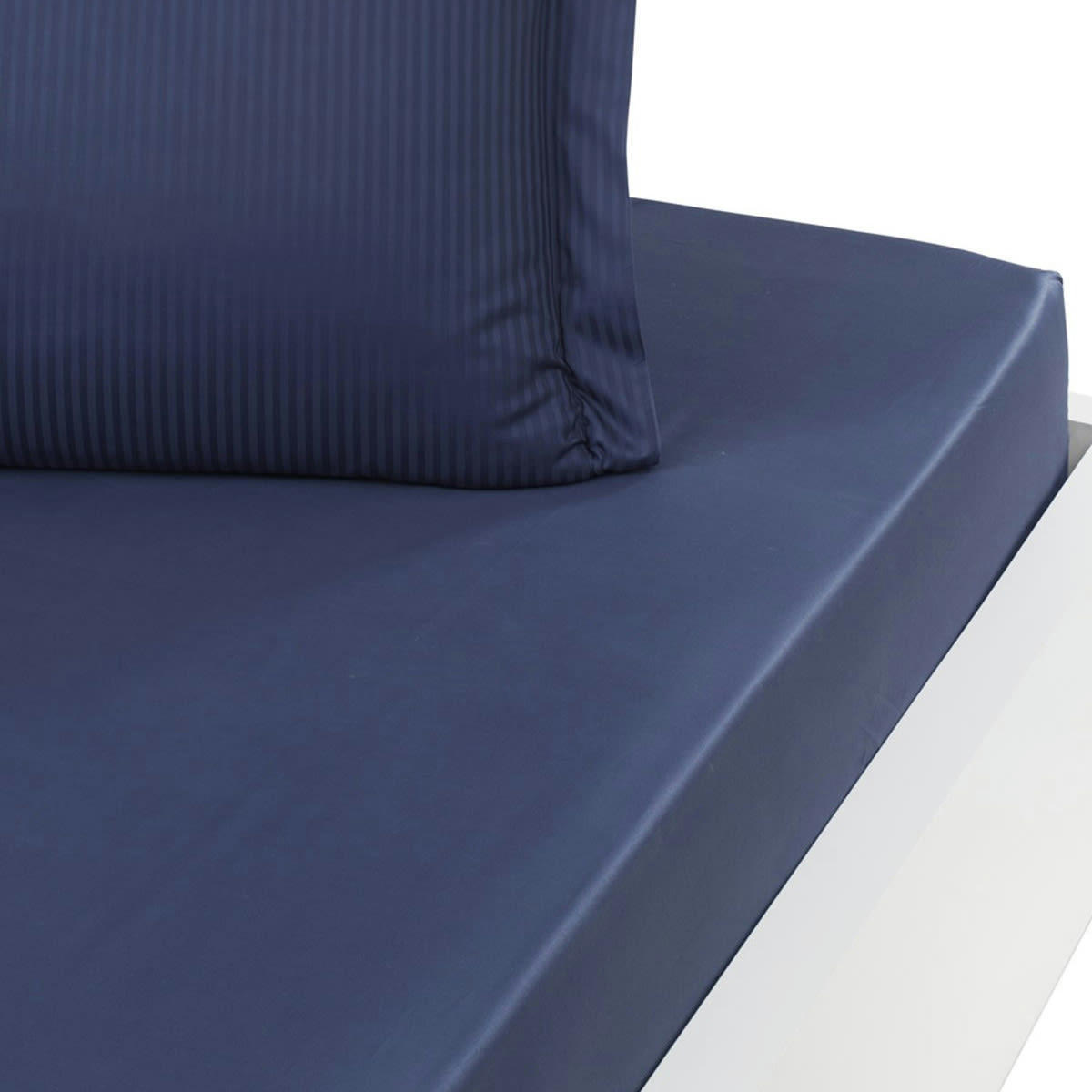 VERSAILLES - Drap housse uni en satin de coton Marine 180x200 cm
