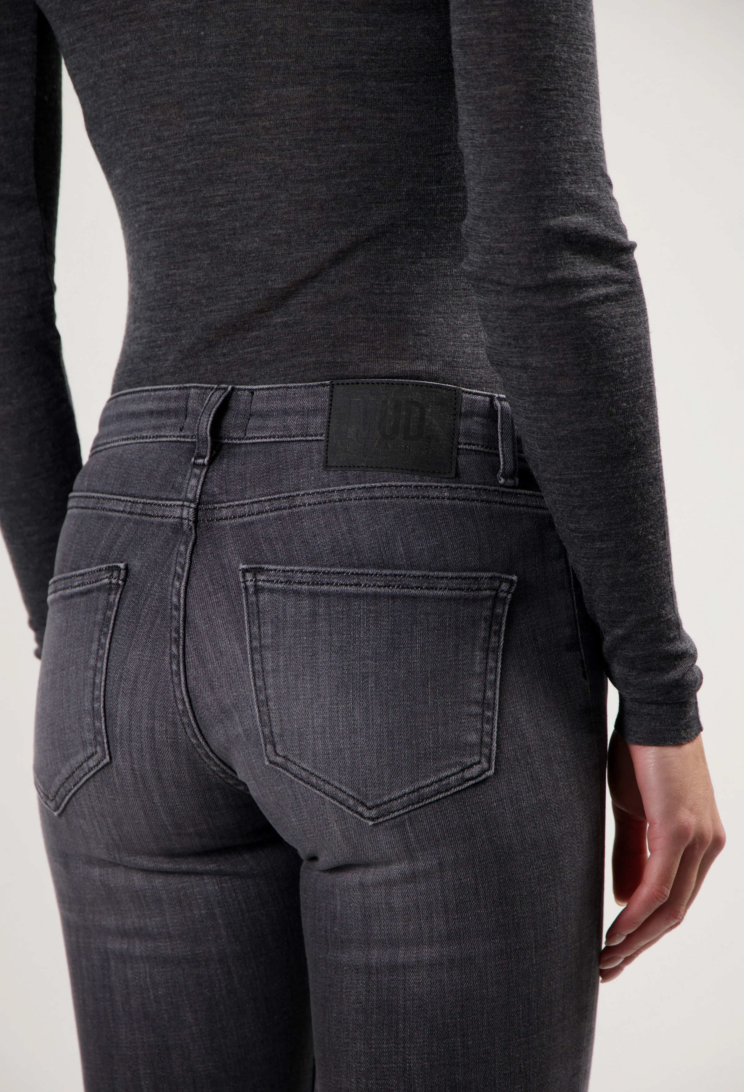 Faye Low Slim - Authentic Black