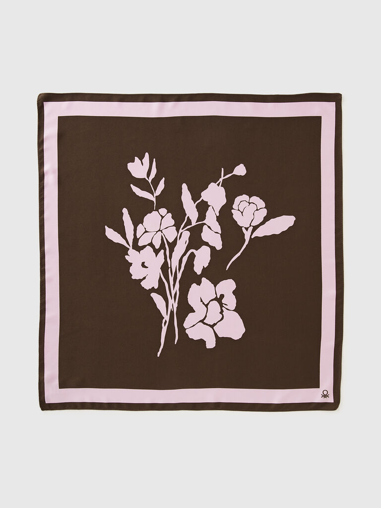 Scarf with floral print