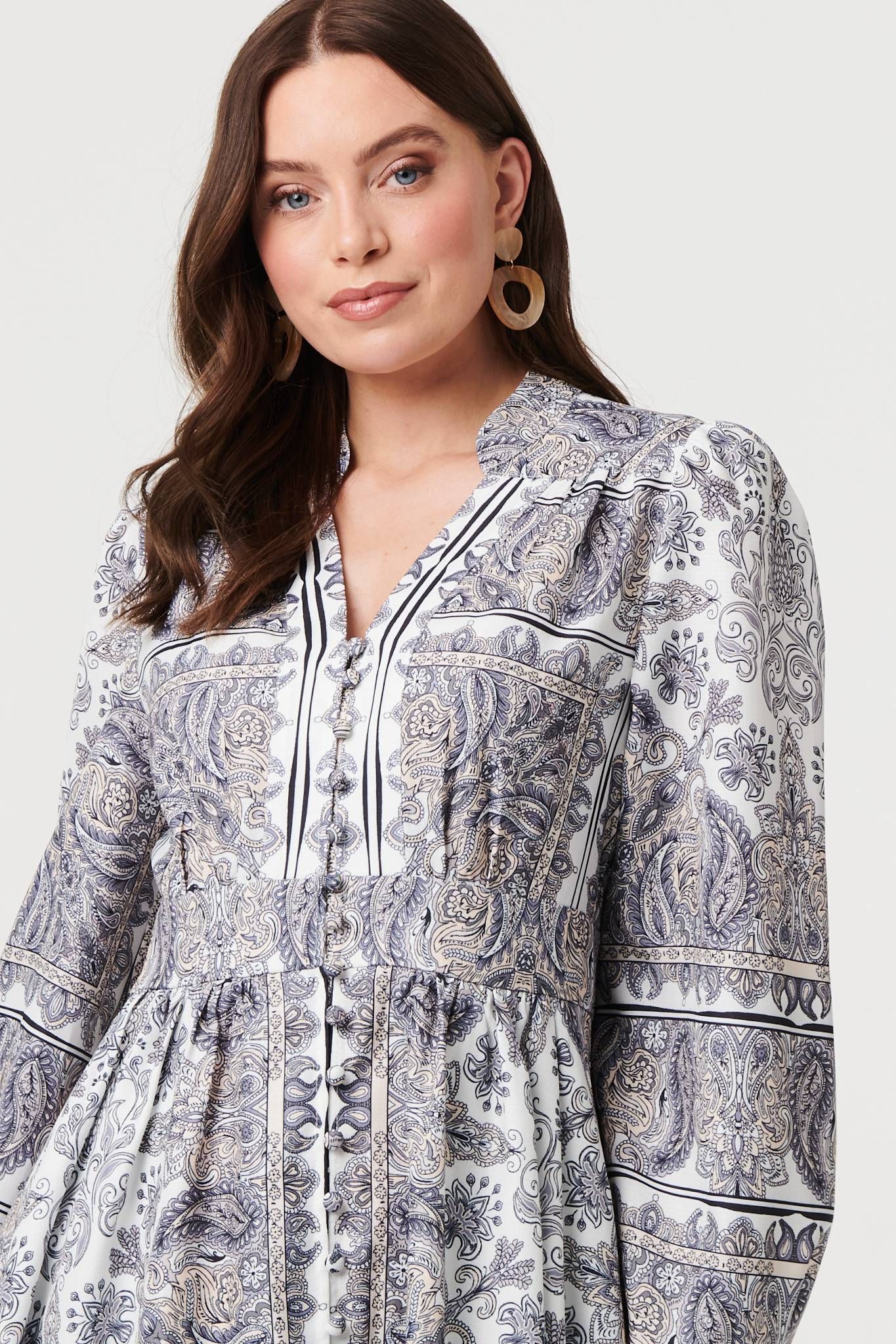 Izabel London Printed Long Sleeve Shirred Midi Dress