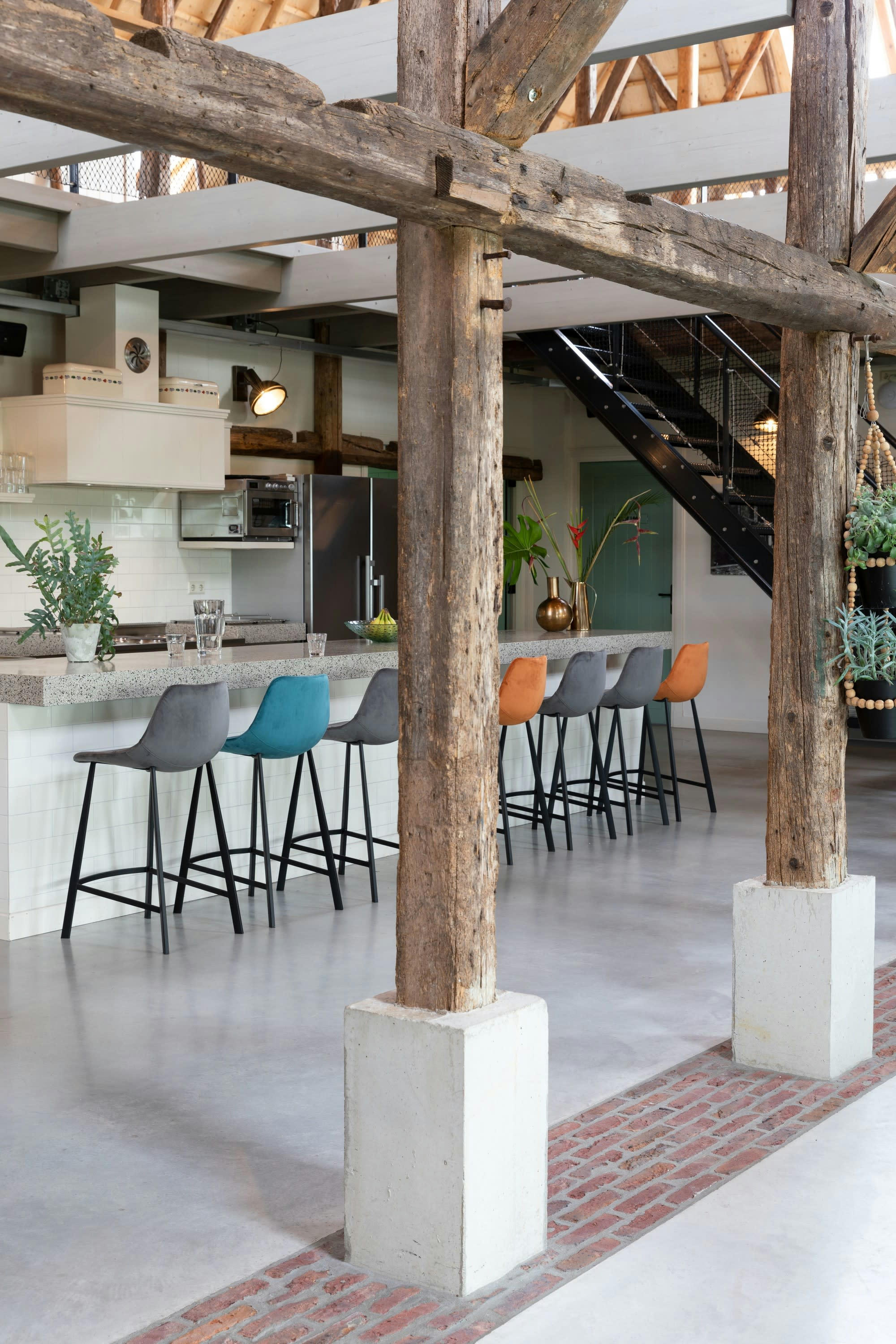 OVID - Tabouret de comptoir en velours gris