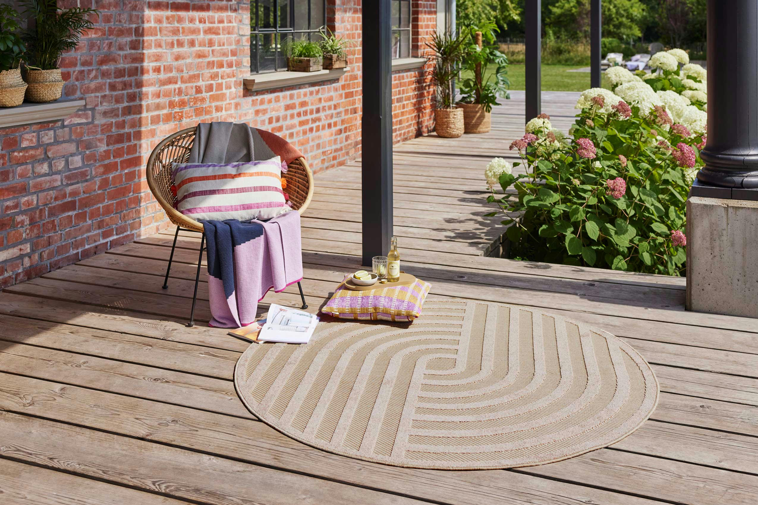 SPIRIT - Tapis rond intérieur/extérieur graphique à relief beige Ø200