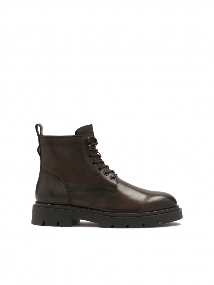 Tiered men's boots in brown color