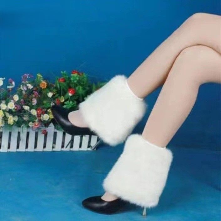 PEACH ACCESSORIES Sleek Short Plain Fur Faux Leg Warmers
