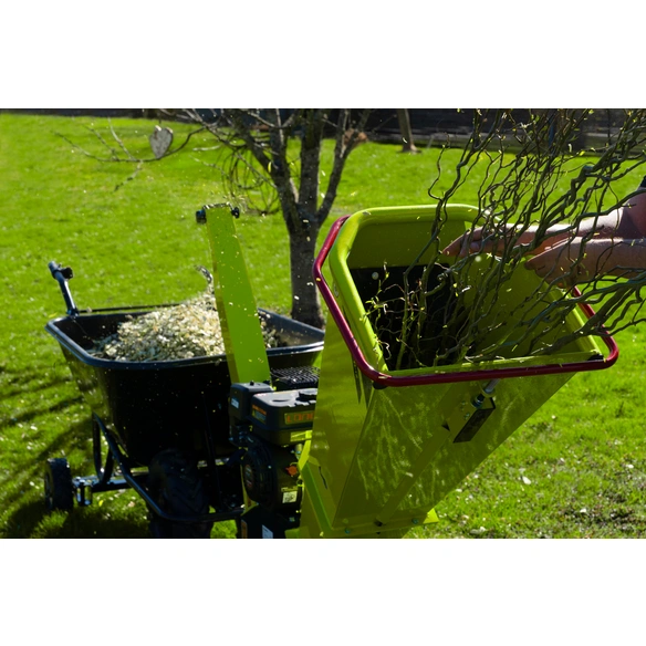 Häcksler, für eine Aststärke bis 100 mm, 4,1 kW, 4 Takt-Motor OHV