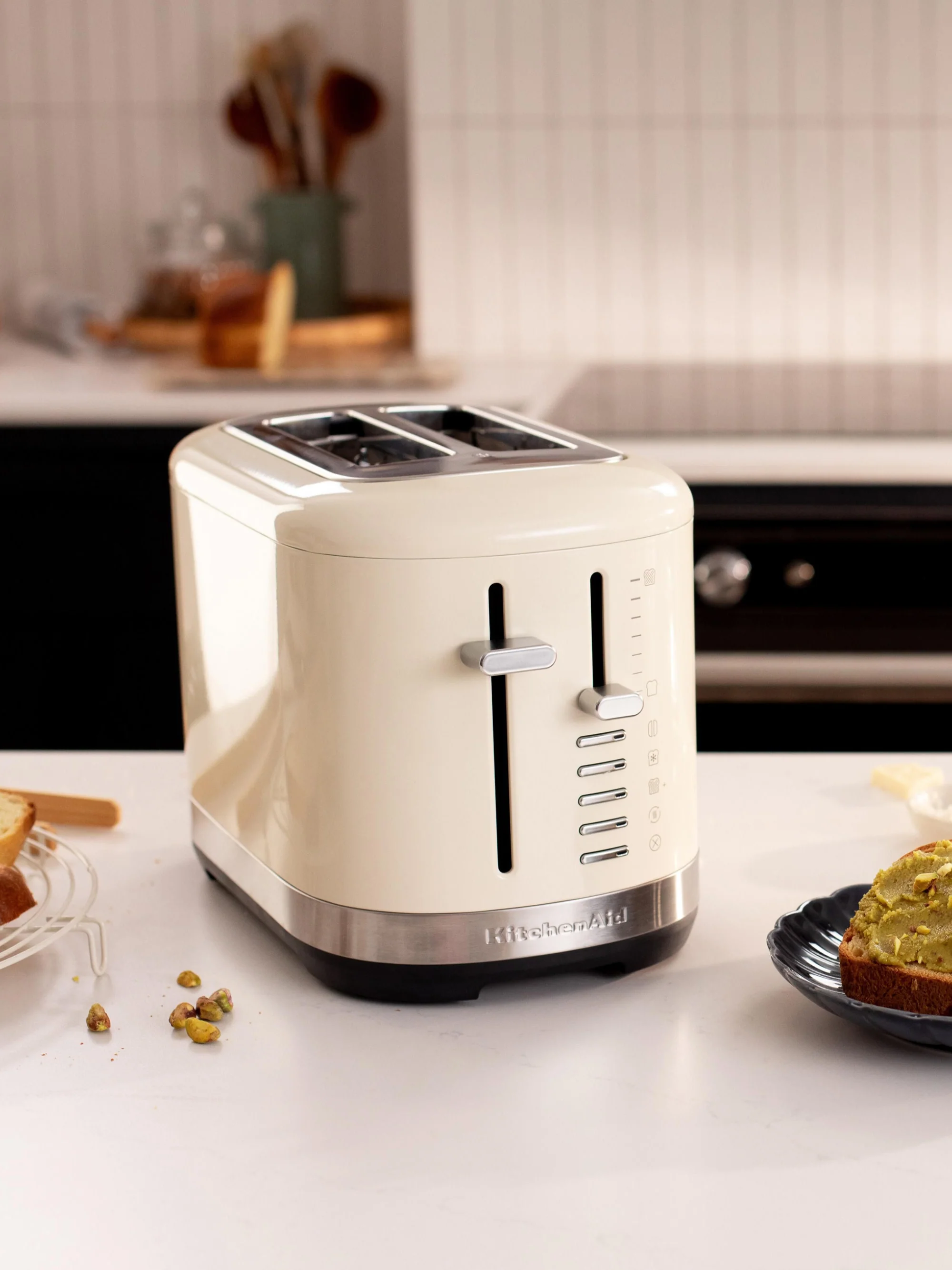 Toaster Almond