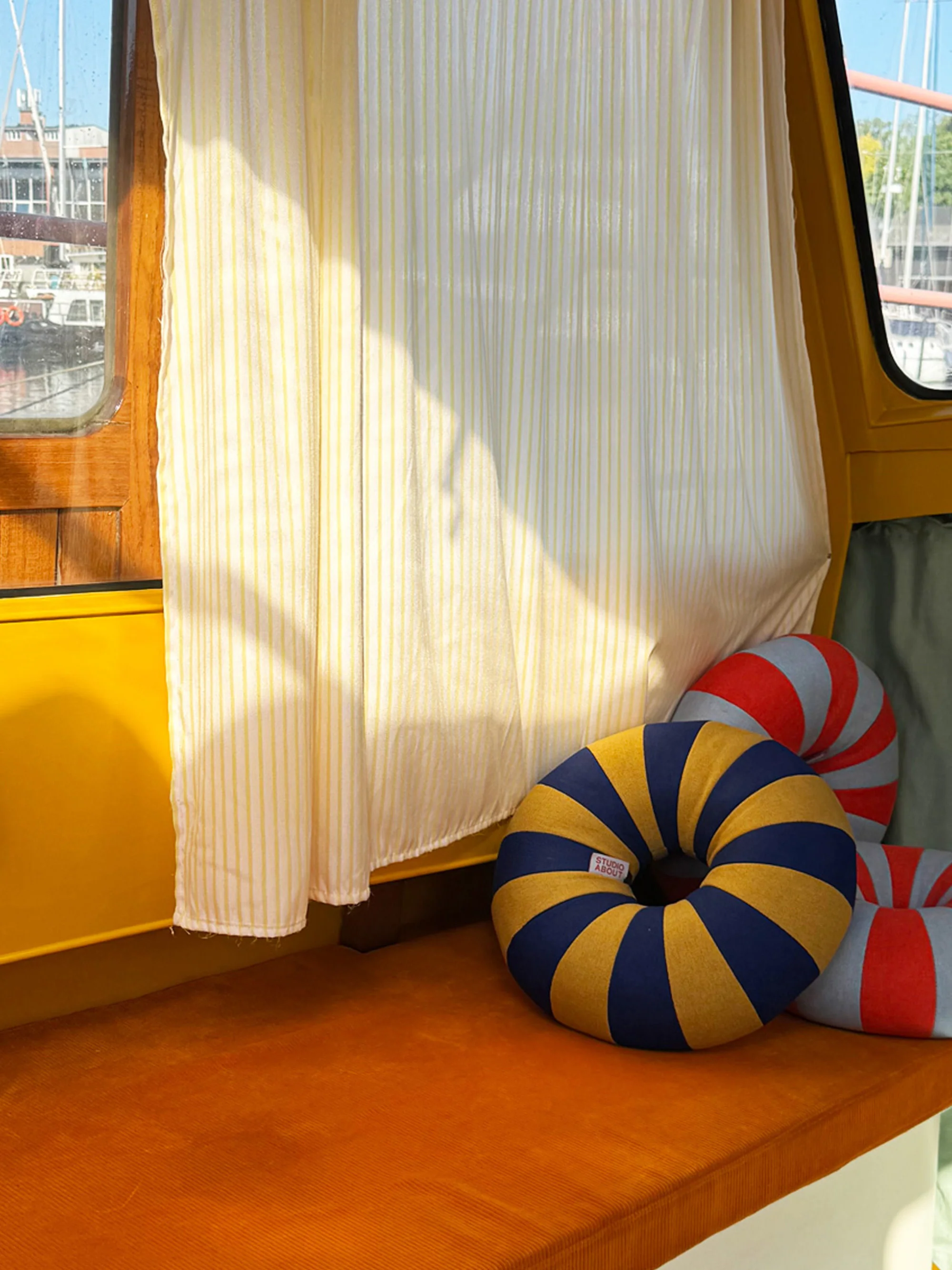 Rundes Kissen Float
