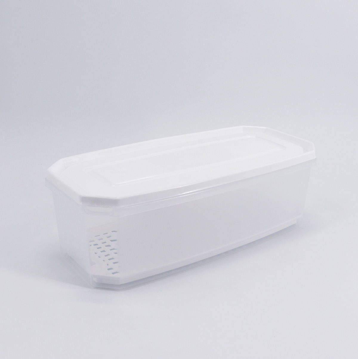 Caixa grande retangular branca com rede