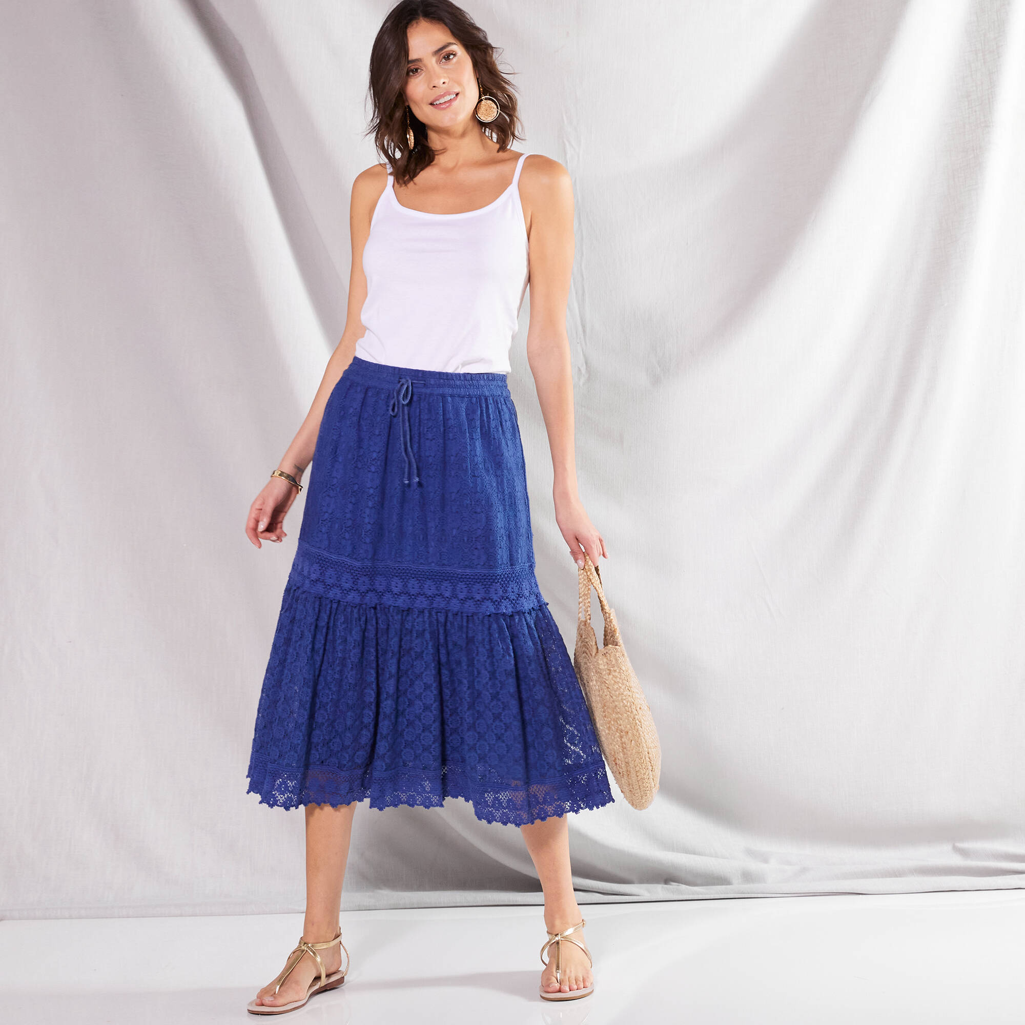 Jupe mi-longue, dentelle et macramé