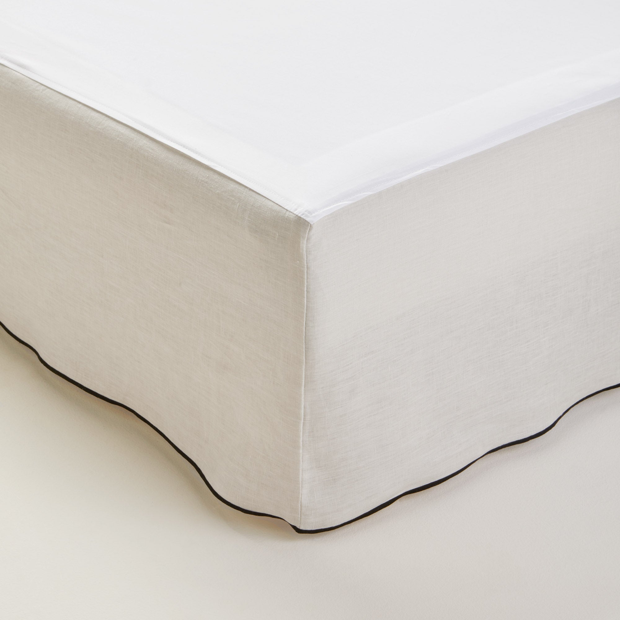 Madura Hoes voor boxspring Carlina kalksteen en zwarte hommel 90x200 cm