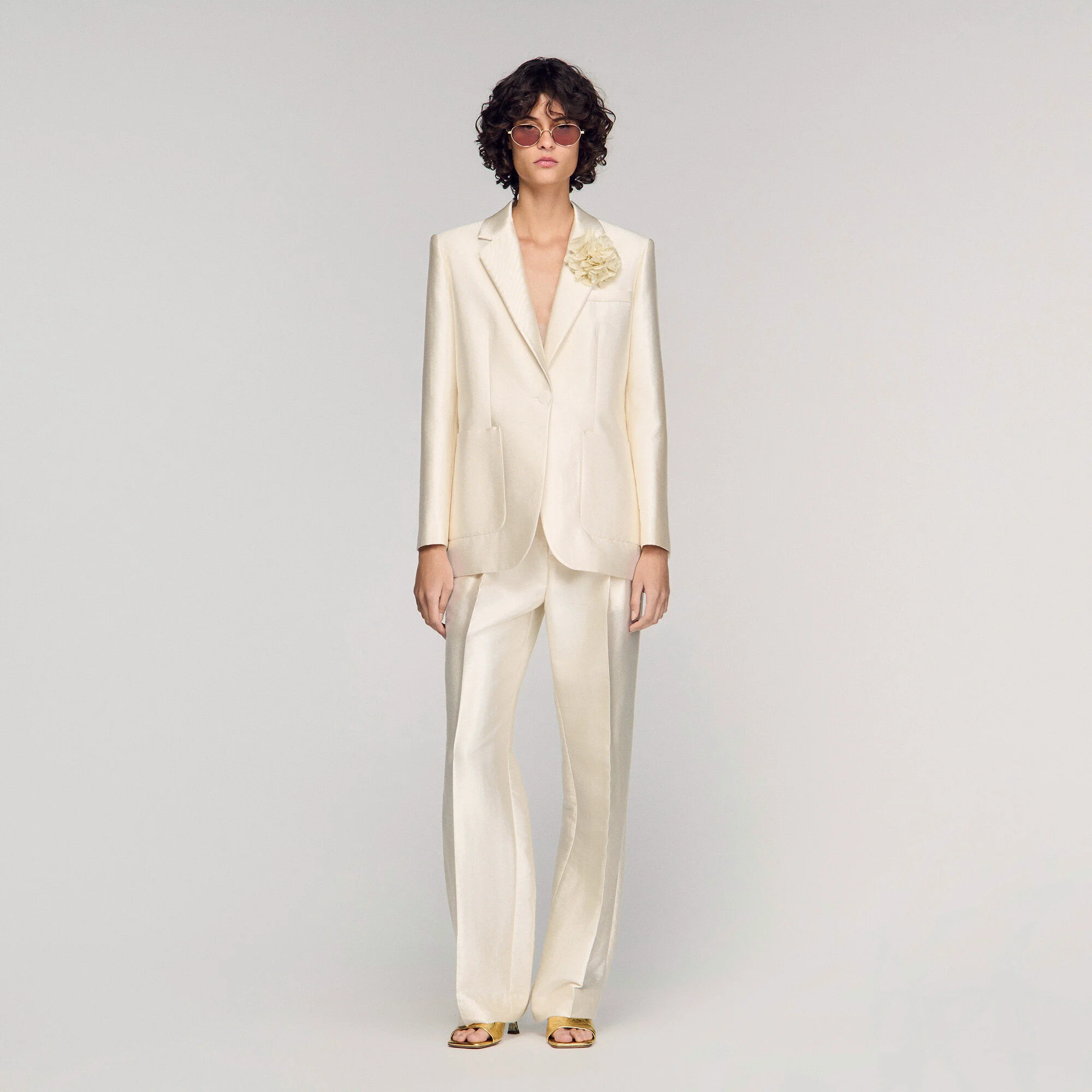 Veste satinée à détail fleur