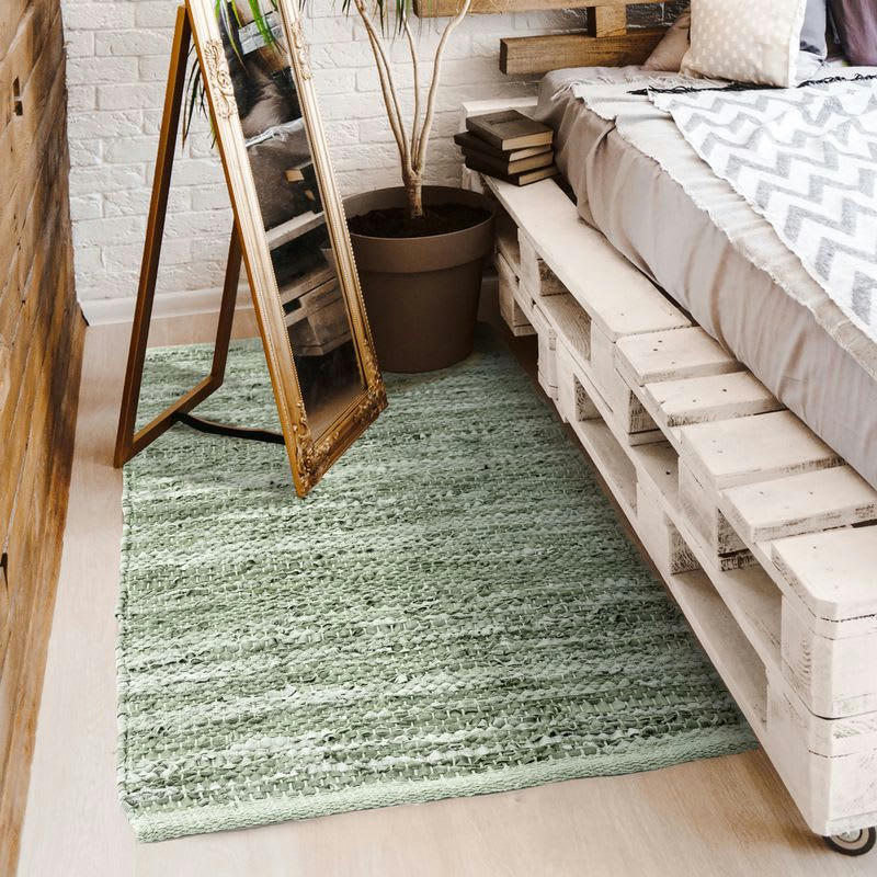 SKIN - Tapis en cuir tressé vert clair 120x170