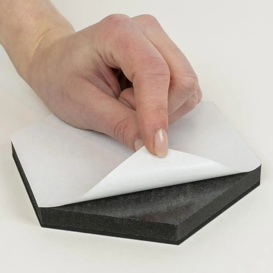 QUVIO Vilten memobord hexagon set van 10 - Zwart