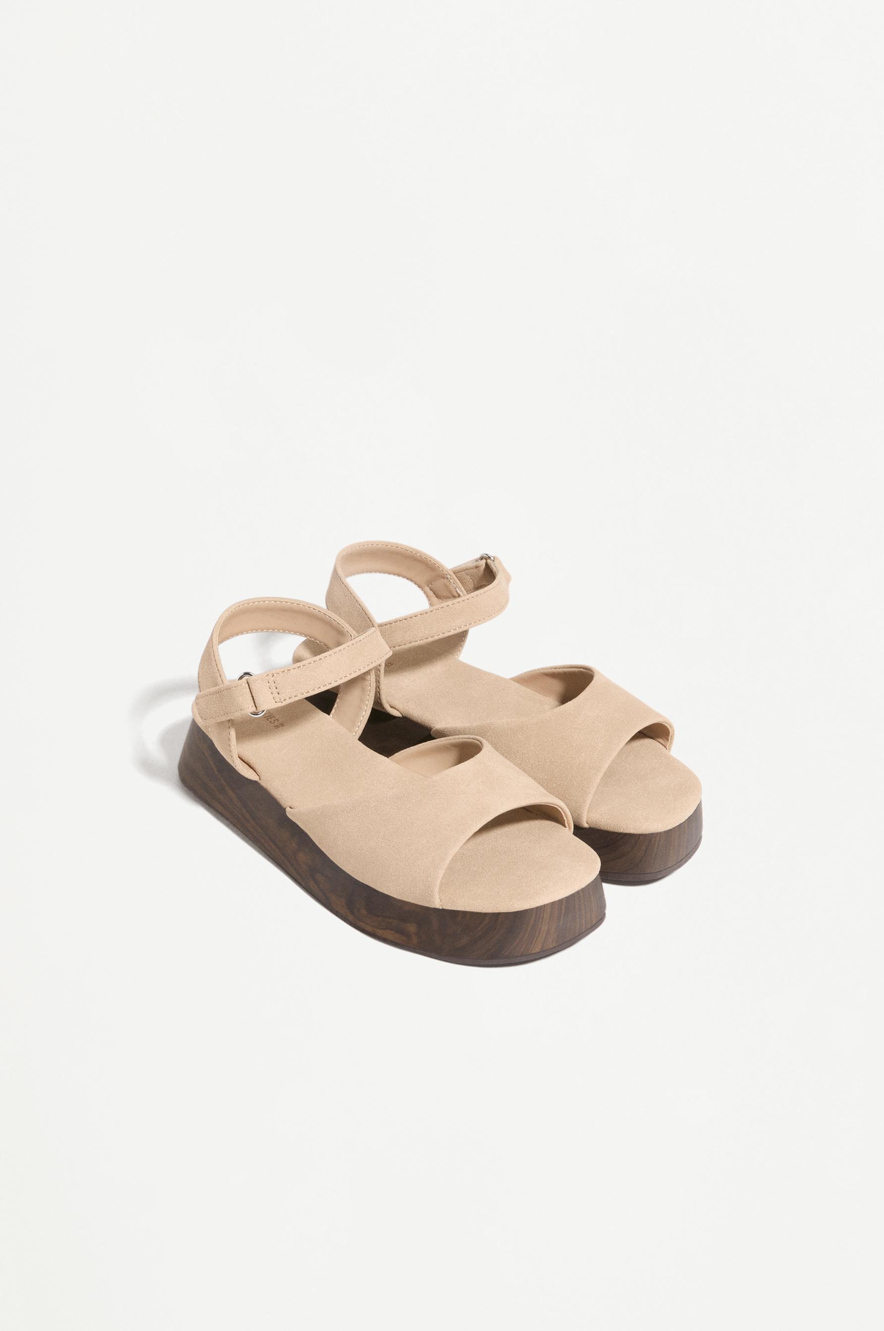 SANDALIA PLATAFORMA EFECTO MADERA