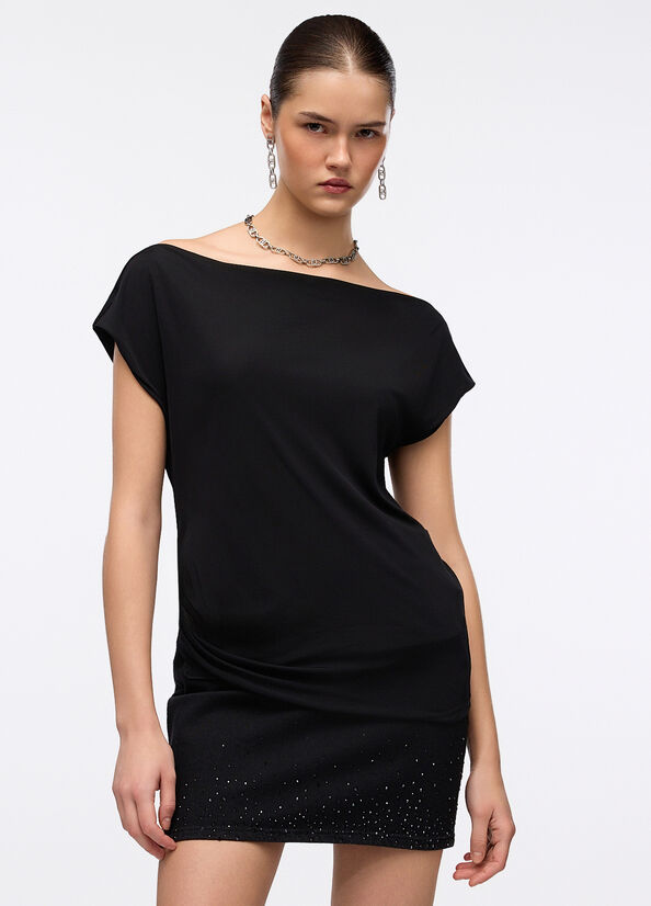 Top con scollo a barca