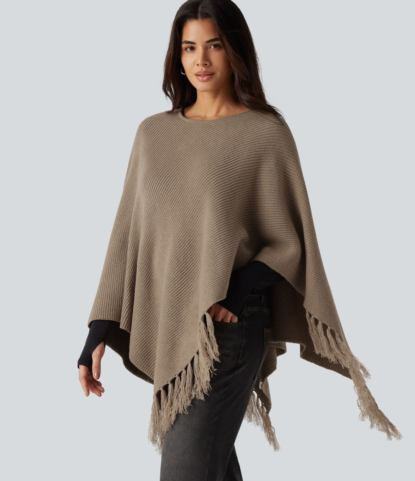 Poncho-cape en maille à encolure bateau et franges