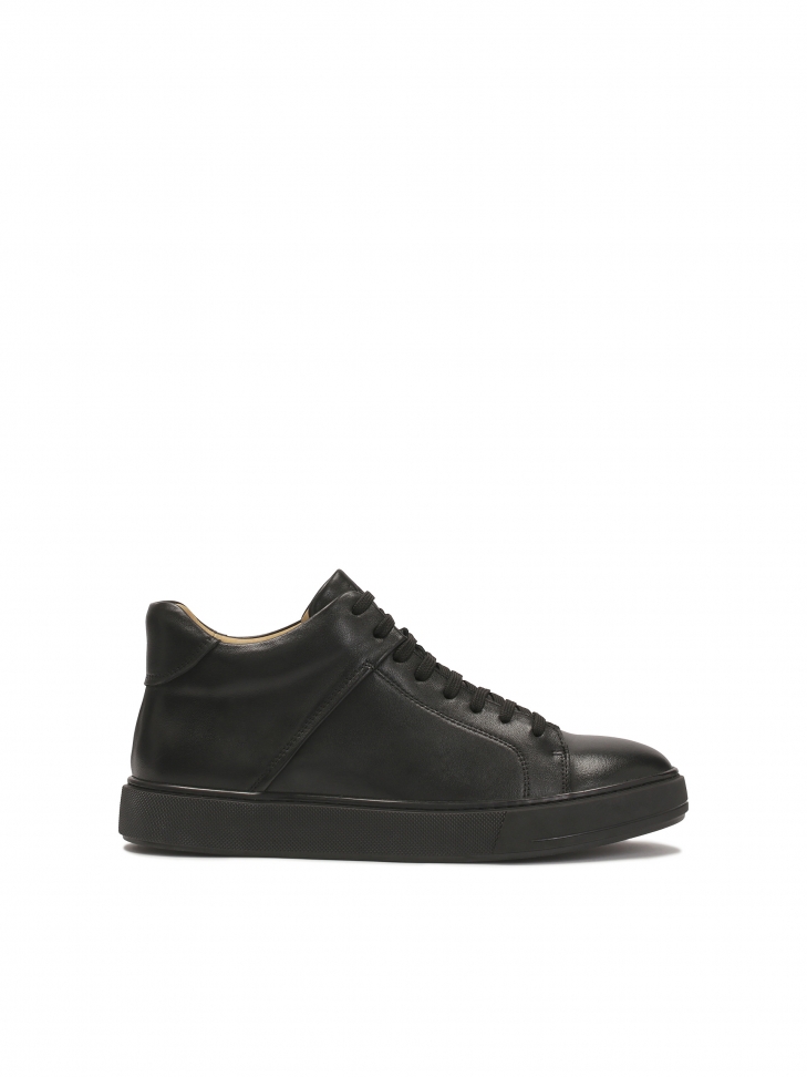 Minimalist men's smooth leather sneakers