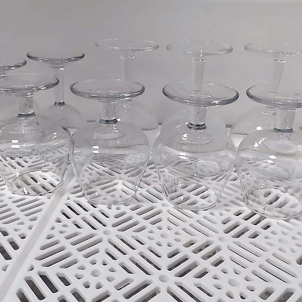 Pack 48 dalles auto-ventilées 30x30x1,5cm (4,3m² - Blanc). Hôtellerie, chambres froides, garde-manger, bar, zones humides