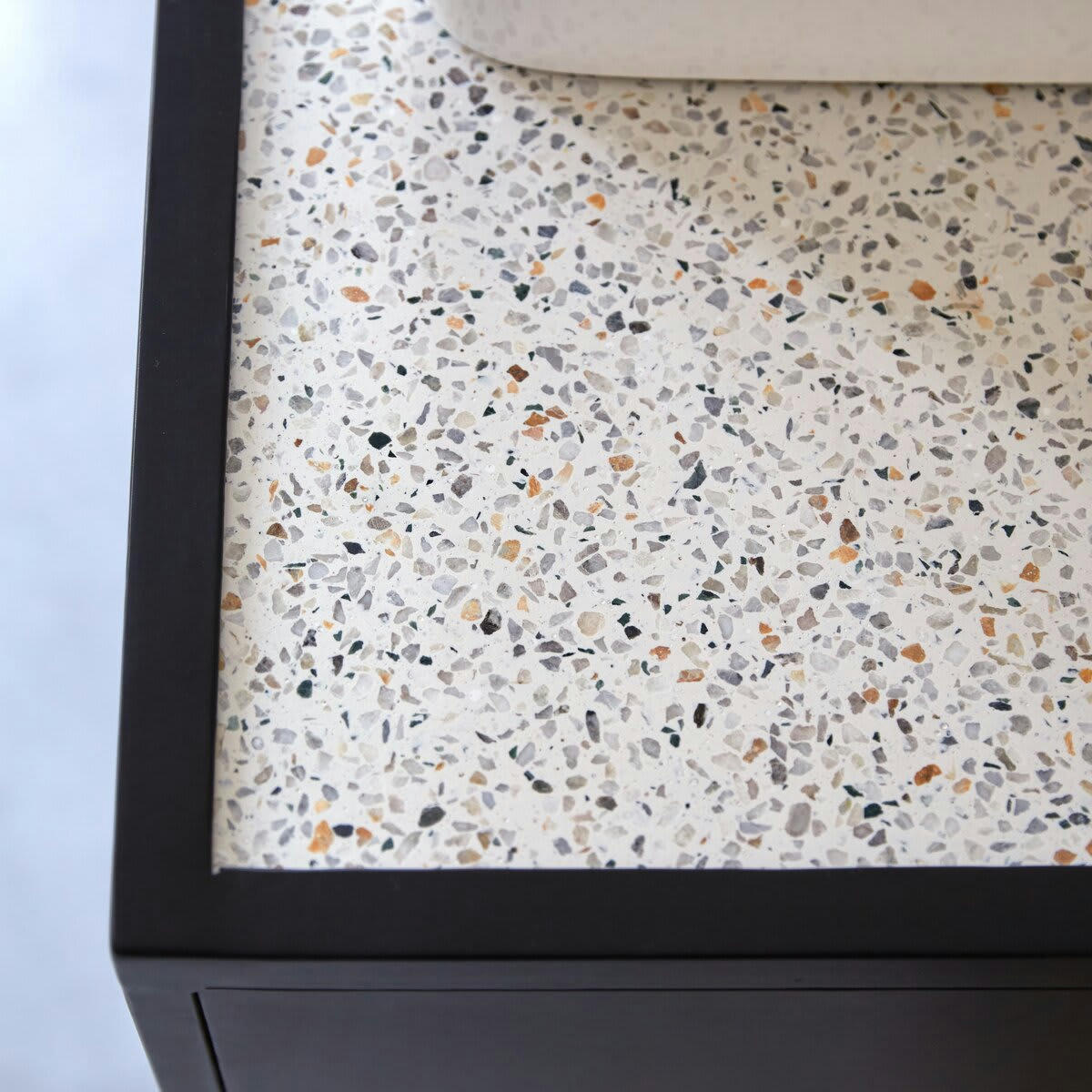 LIZZIE - Meuble sous vasque en terrazzo et métal 140 cm
