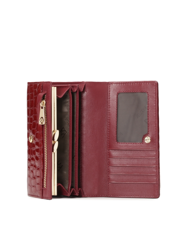 Medium-sized patent wallet in burgundy color
