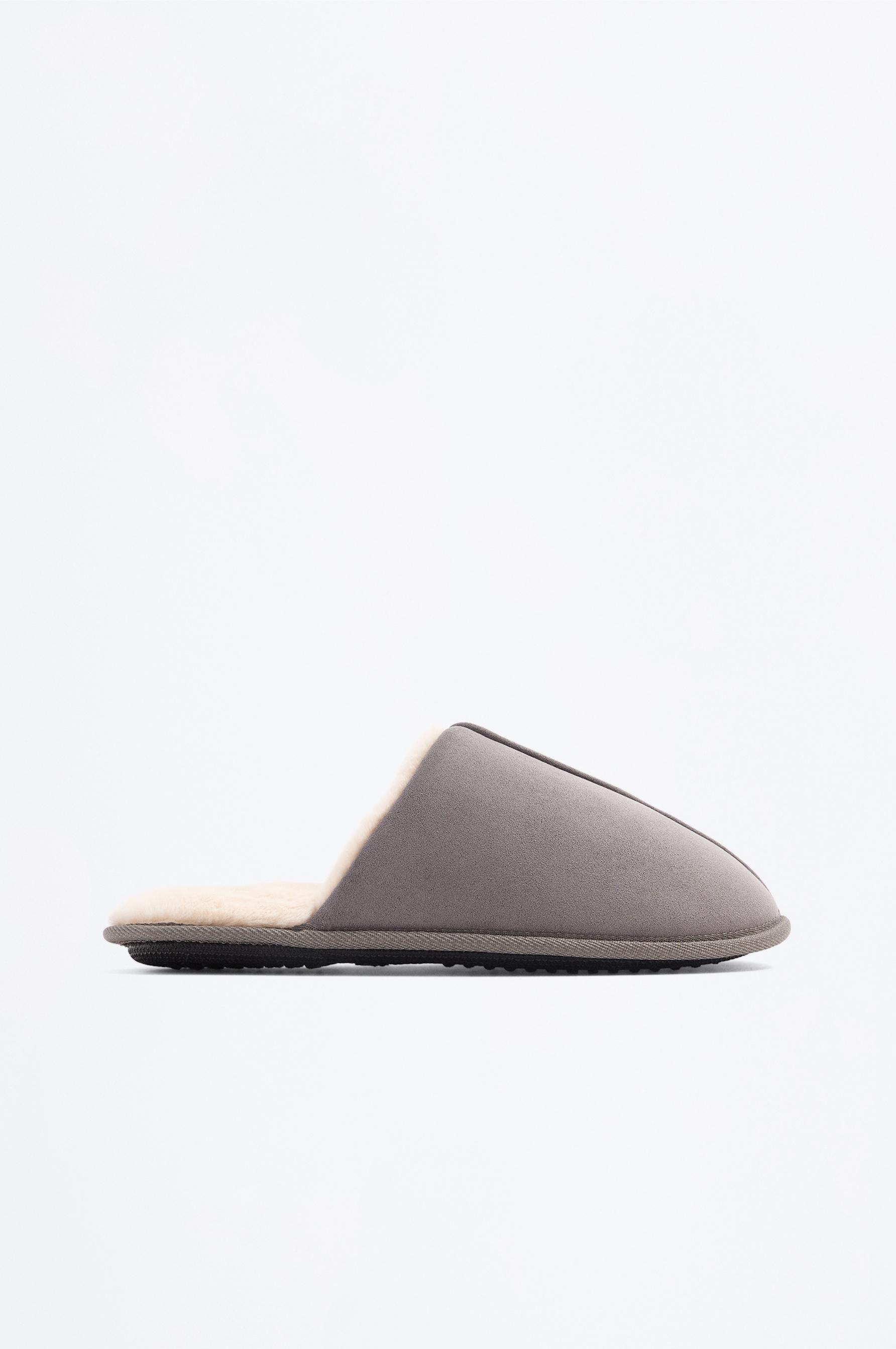 Zapatilla de casa forrada