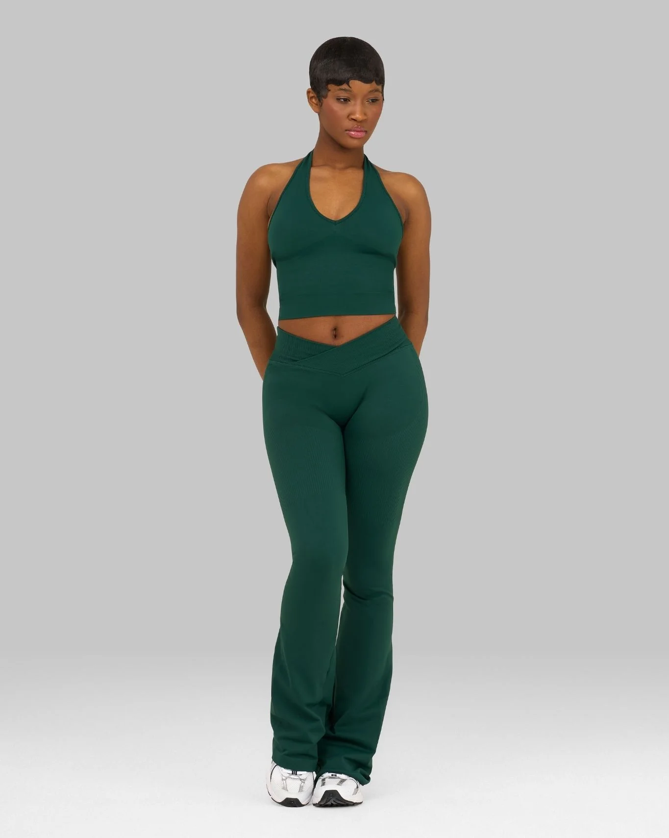 Elevate™ Sculpting Mid V-Waist Scrunch Flare | Pine Green