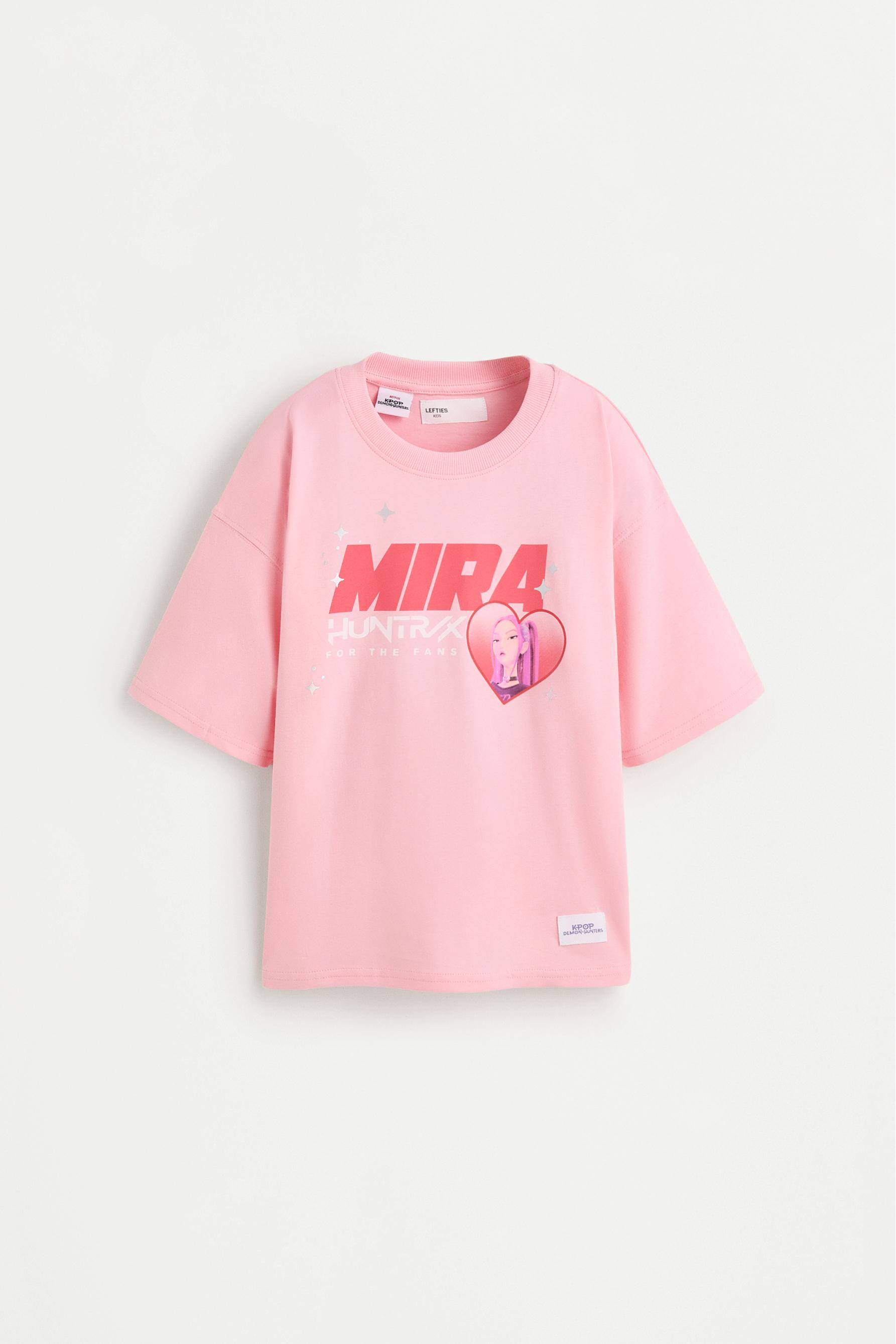 Camiseta Mira Huntrix K-Pop Demon Hunters ™/© Netflix