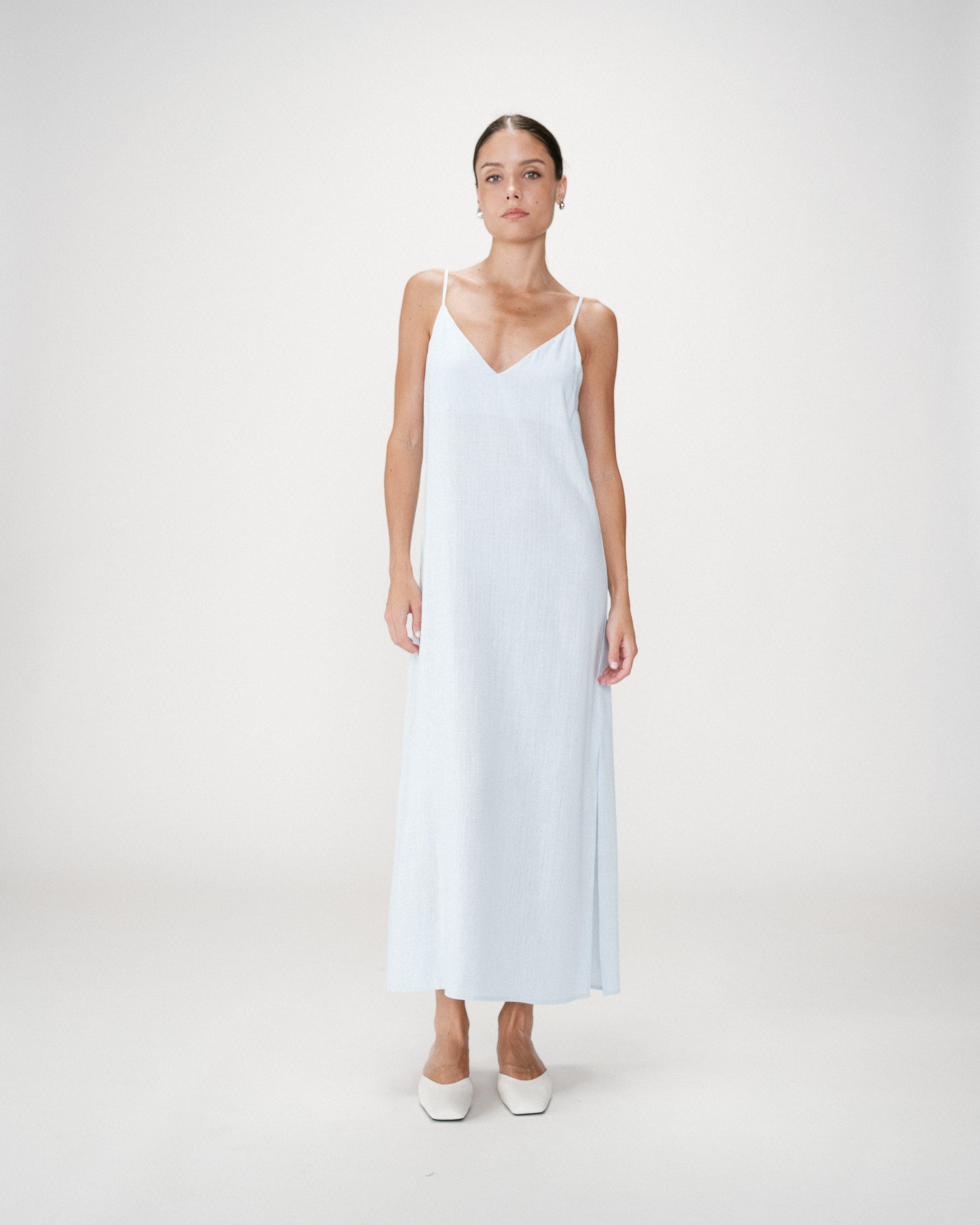 Robe longue en lin col V dos nu à nouer ciel Wendra