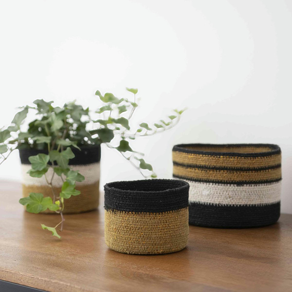 - Set de 3 boîtes en jonc de mer