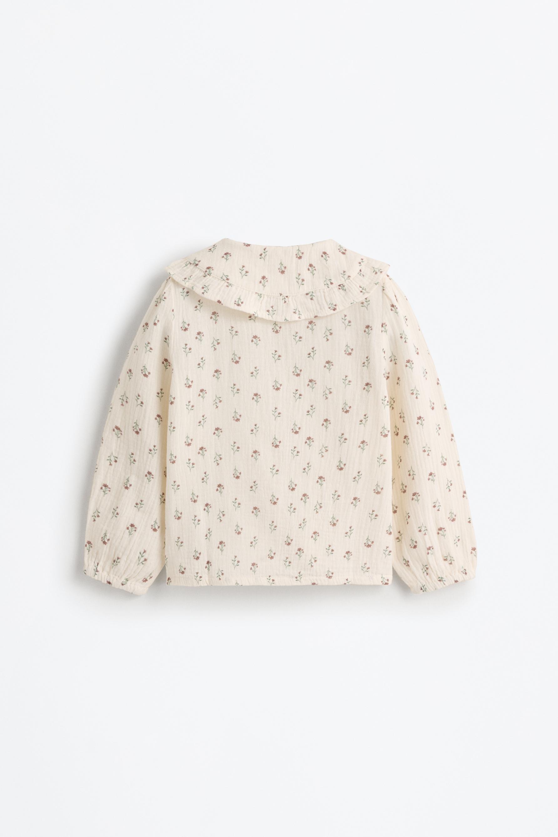 Camisa cuello volante con textura