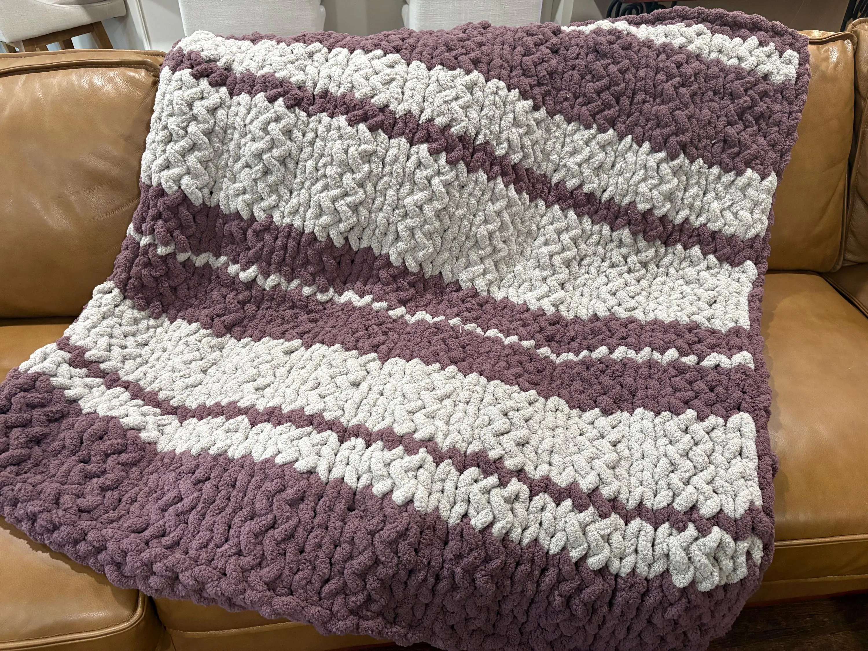 I make custom made to order chunky knit blankets! Throw size & baby blankets as seen here.