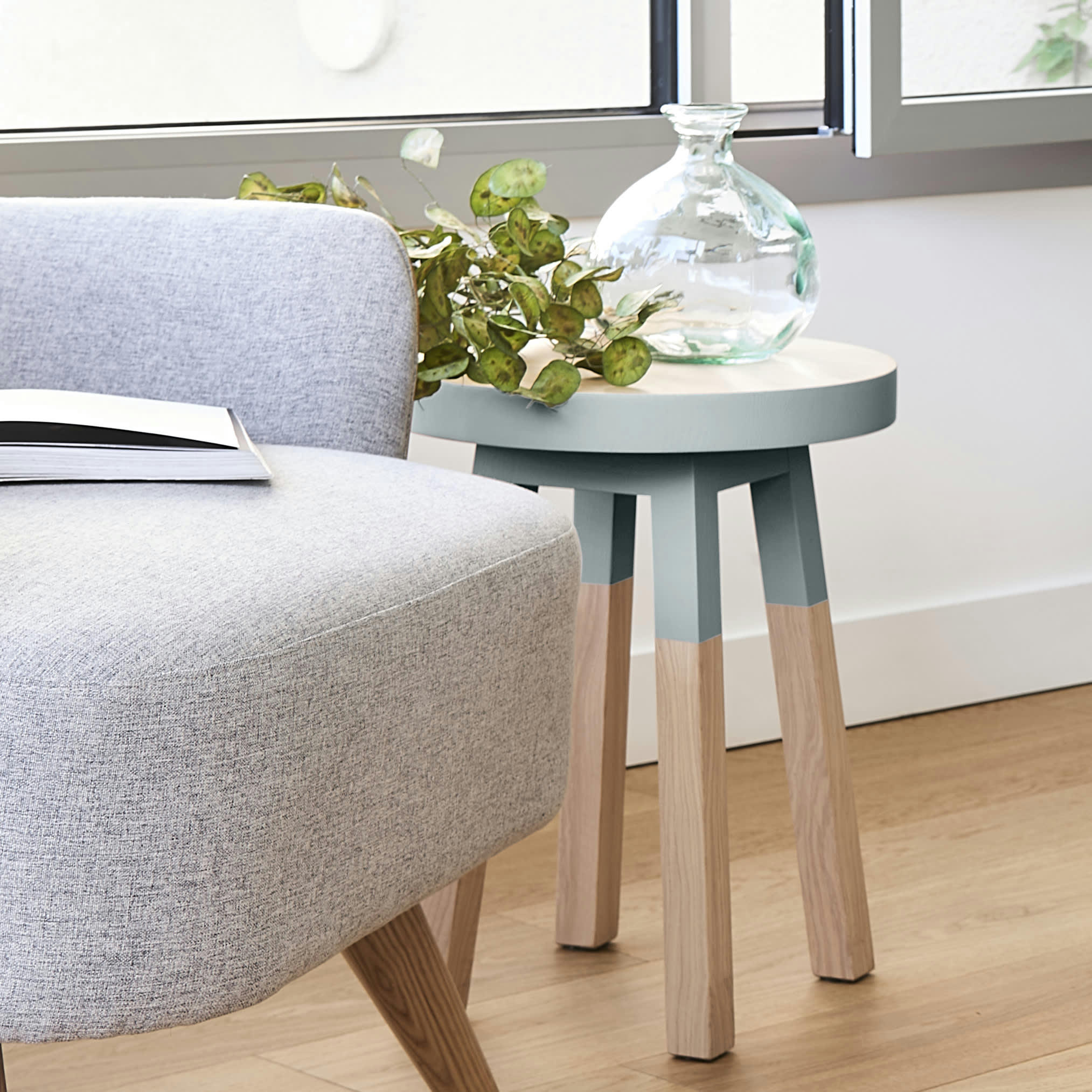 EGEE - Lot de 2 tabourets, assise diamètre 35 cm, 100% frêne massif bleu gris