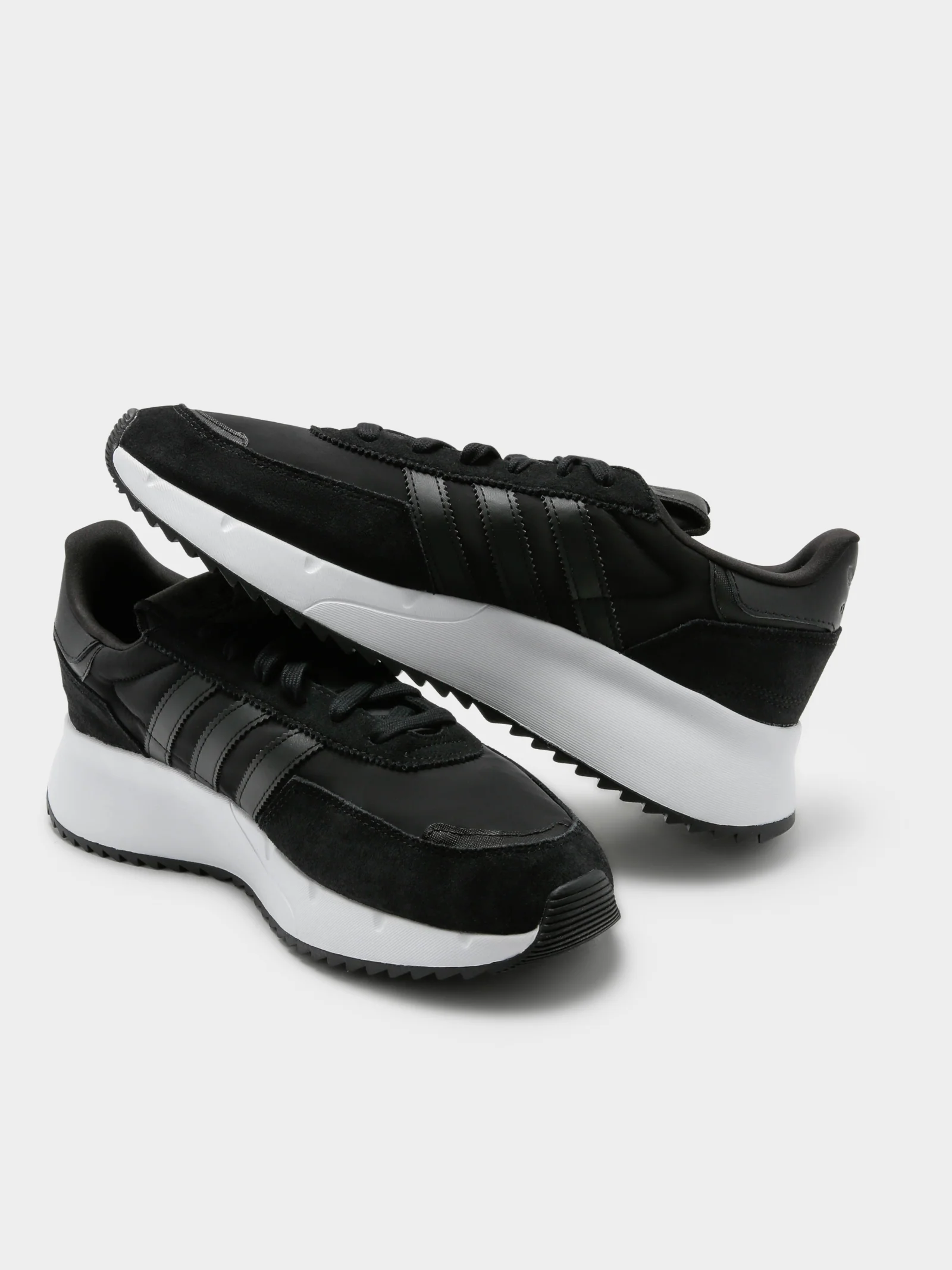 Retropy F2 Sneakers