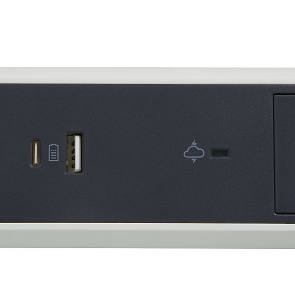 Multiprise parafoudre 3 prises     2 chargeurs USB-A et C Legrand blanc et gris 1.5 m