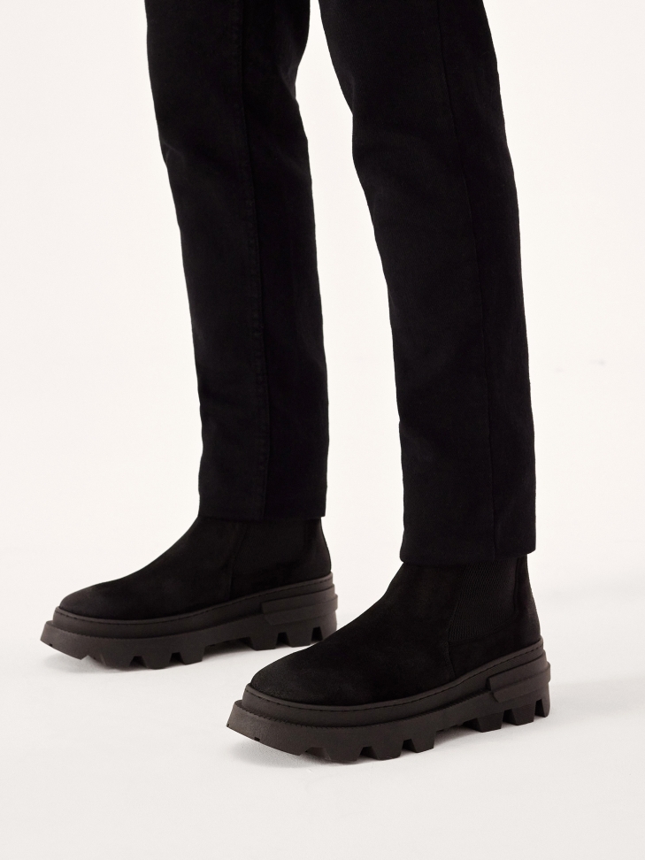 Men's slip-on suede boots