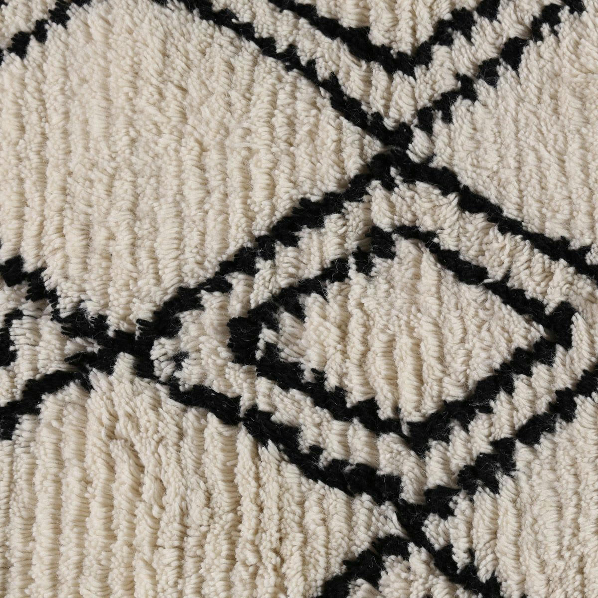 LOZI - Tapis berbère en laine noir et blanc à franges 200 x 300 cm