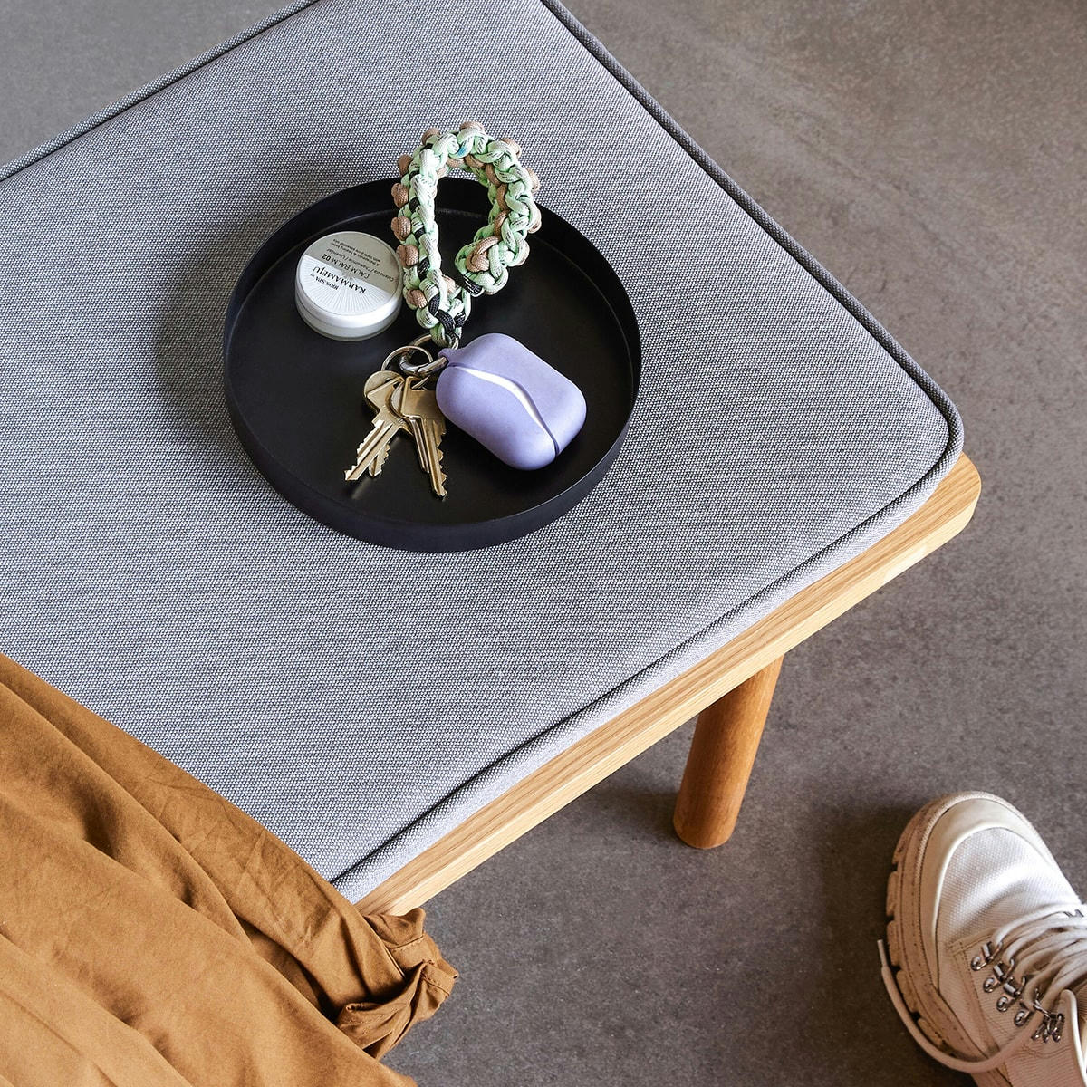 EMBRACE - Soucoupe en fer noir (set de 3)