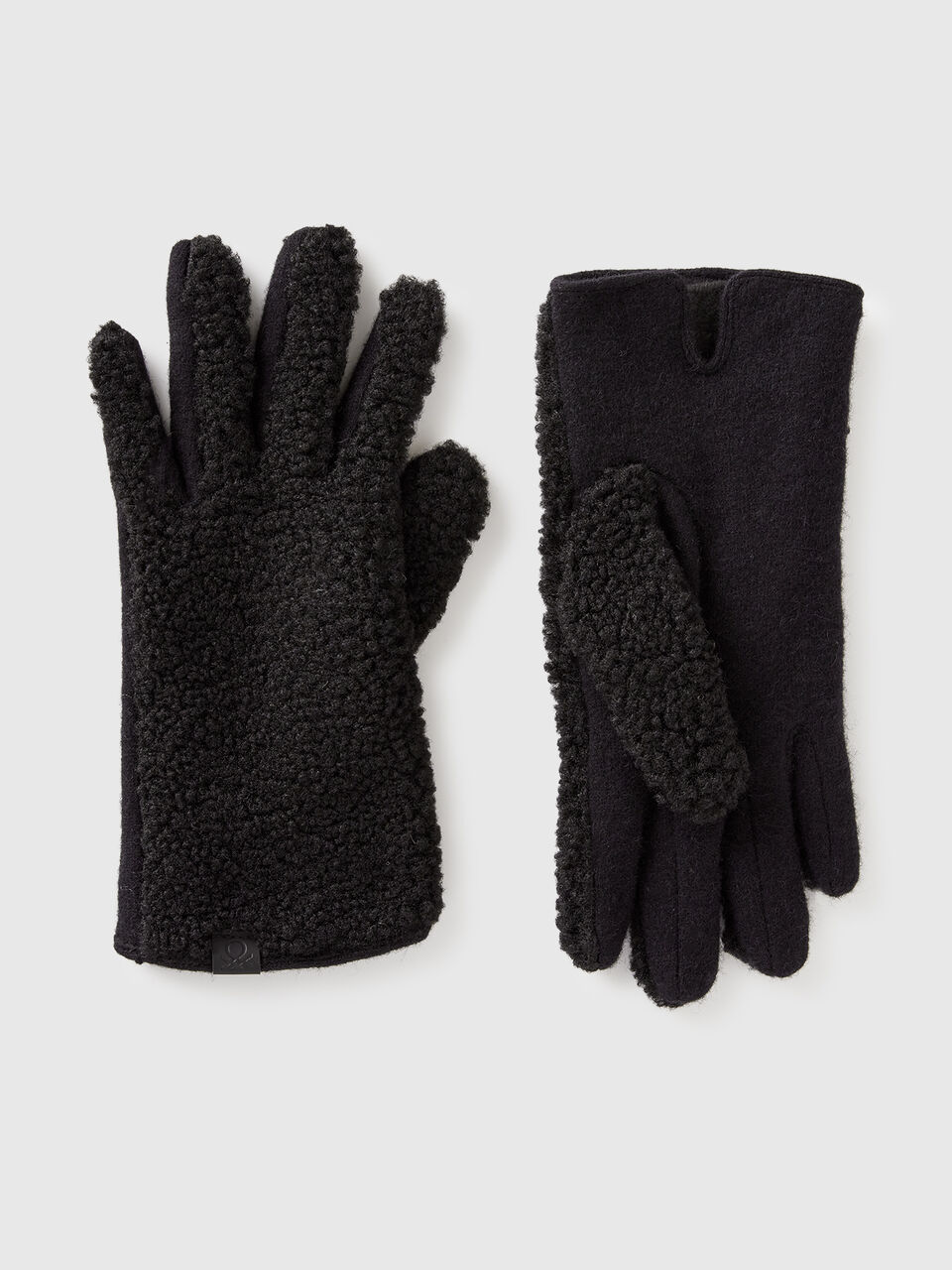 Wool blend gloves