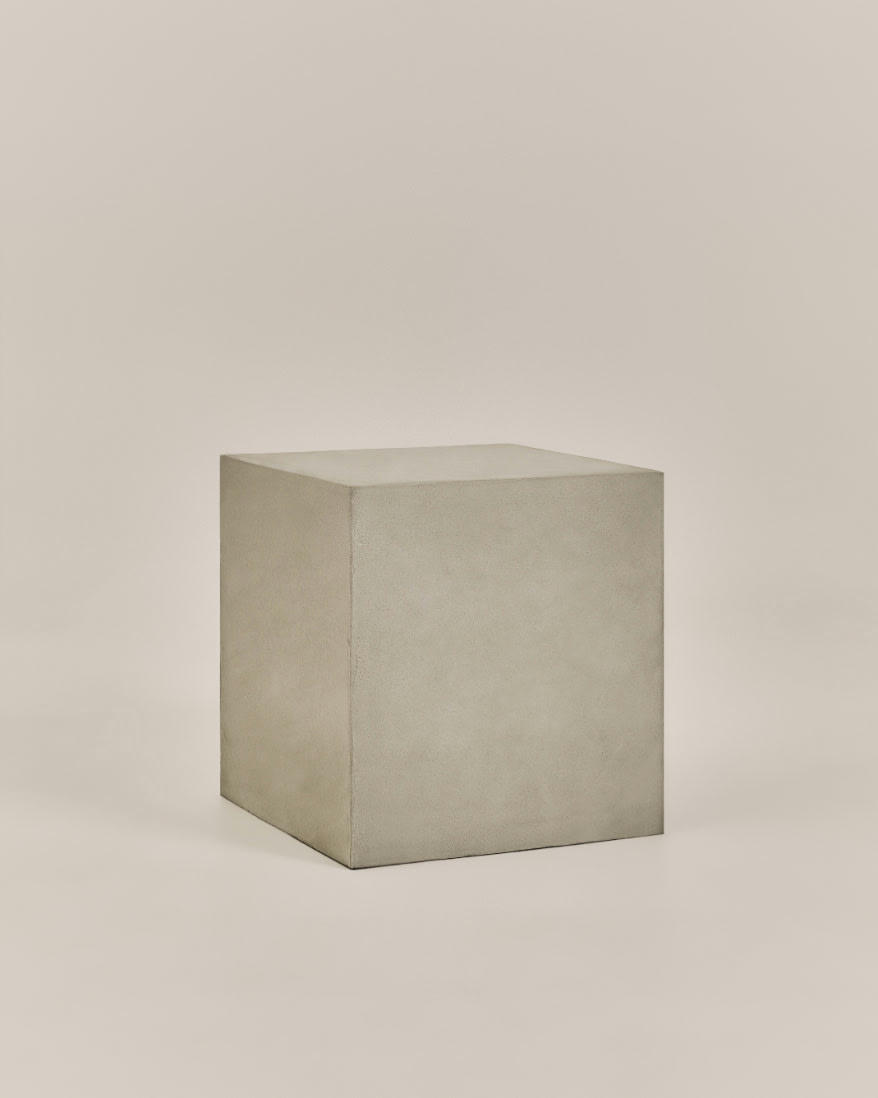 CHANTADA BY MARLOT BAUS - Table d’appoint du microciment en couleur liquen 40 cm