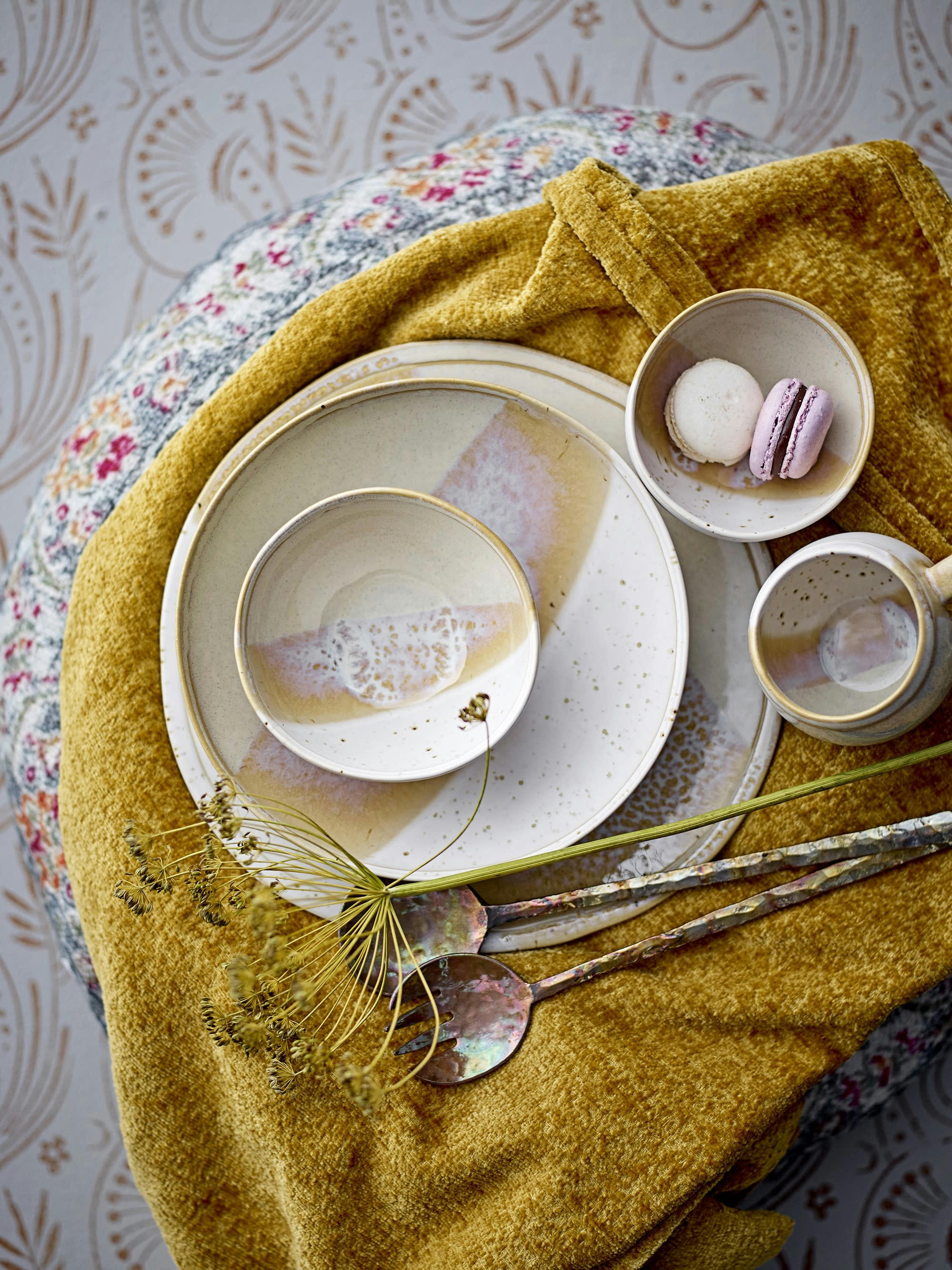 AVRIL - Assiette en grès beige