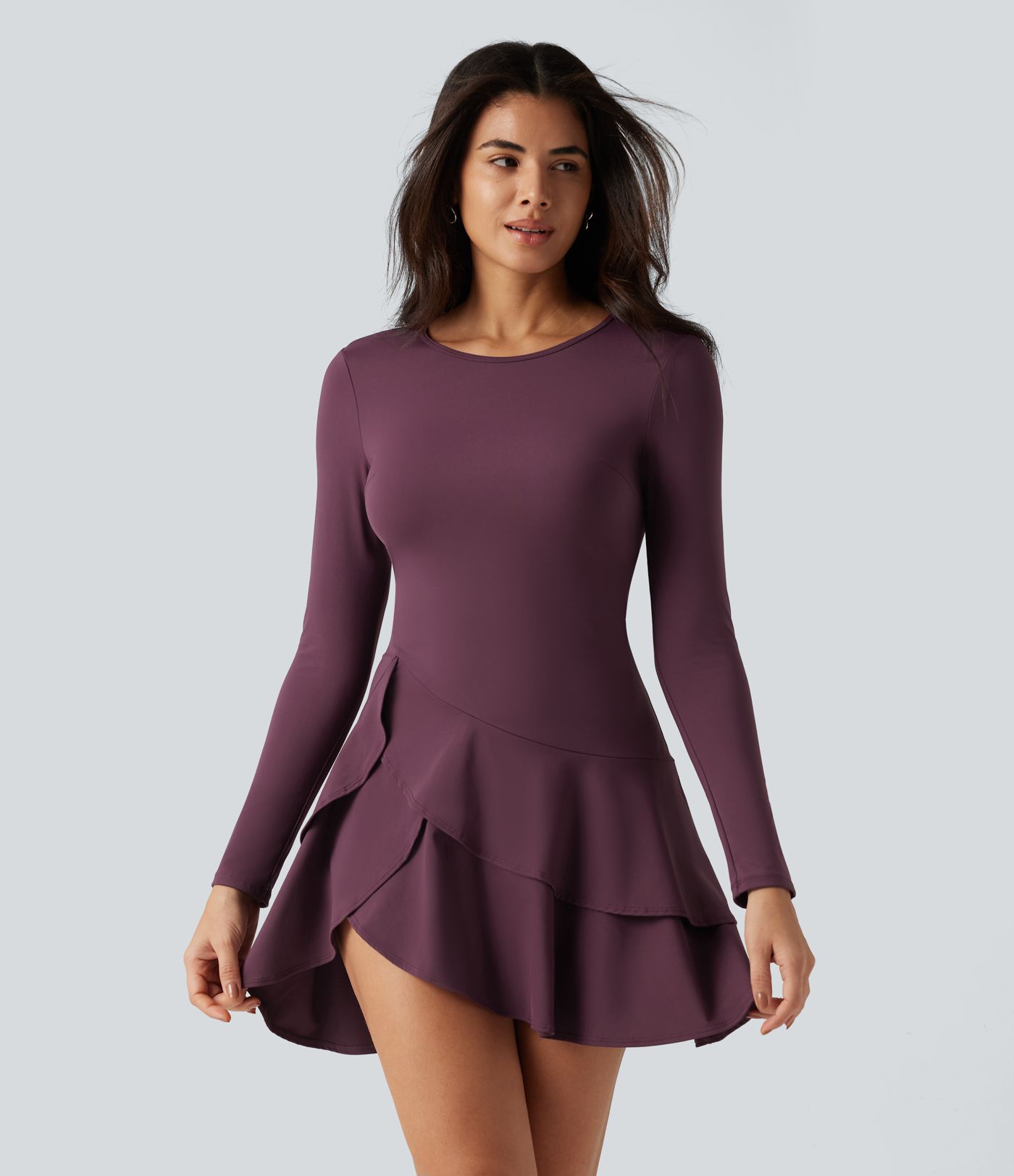 Robe mini SoftlyZero™ Airy effet frais InstantCool à manches longues, encolure arrondie et volants superposés