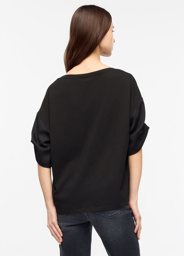 T-shirt con catena gioiello