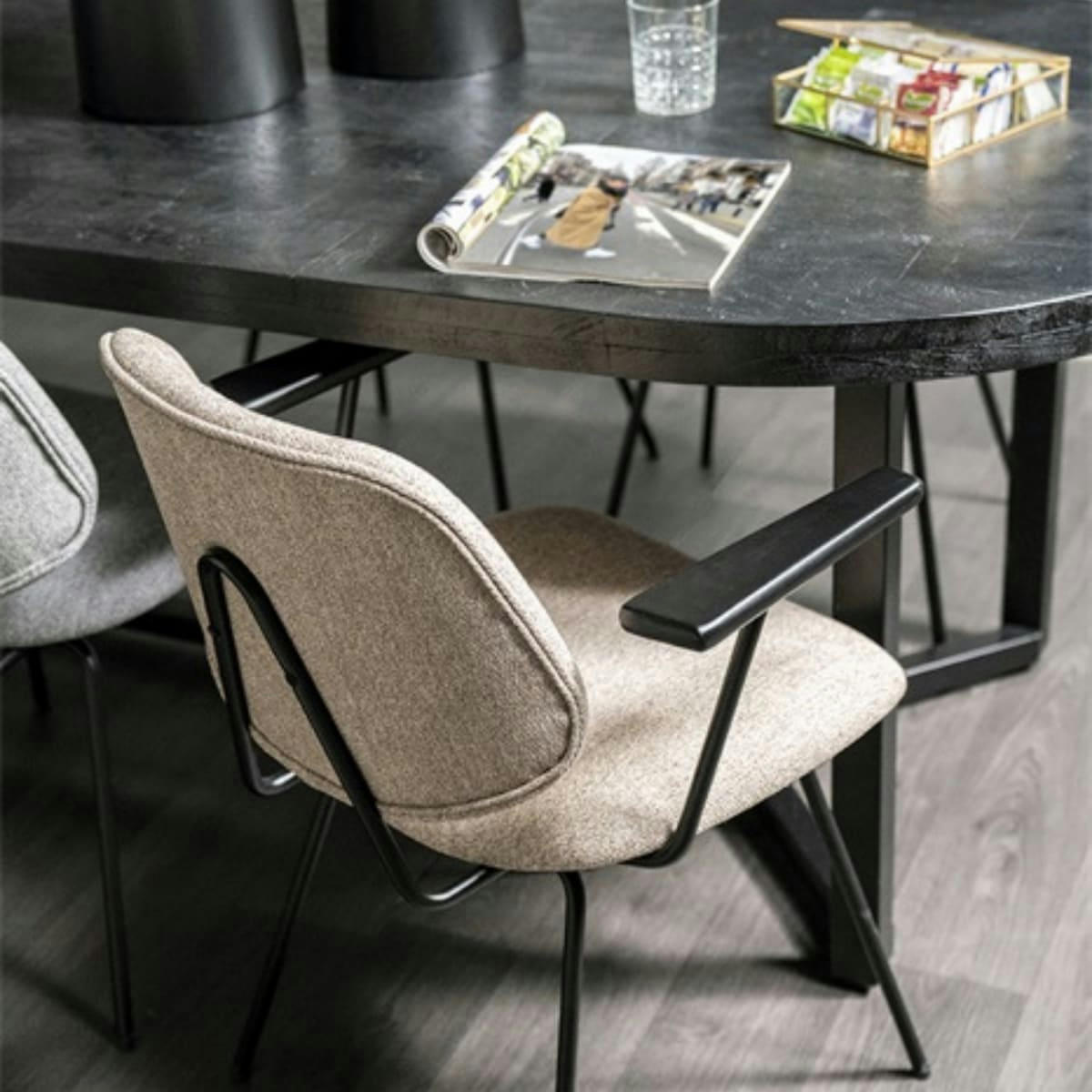 EDITE - Chaise moderne avec accoudoirs en tissu beige