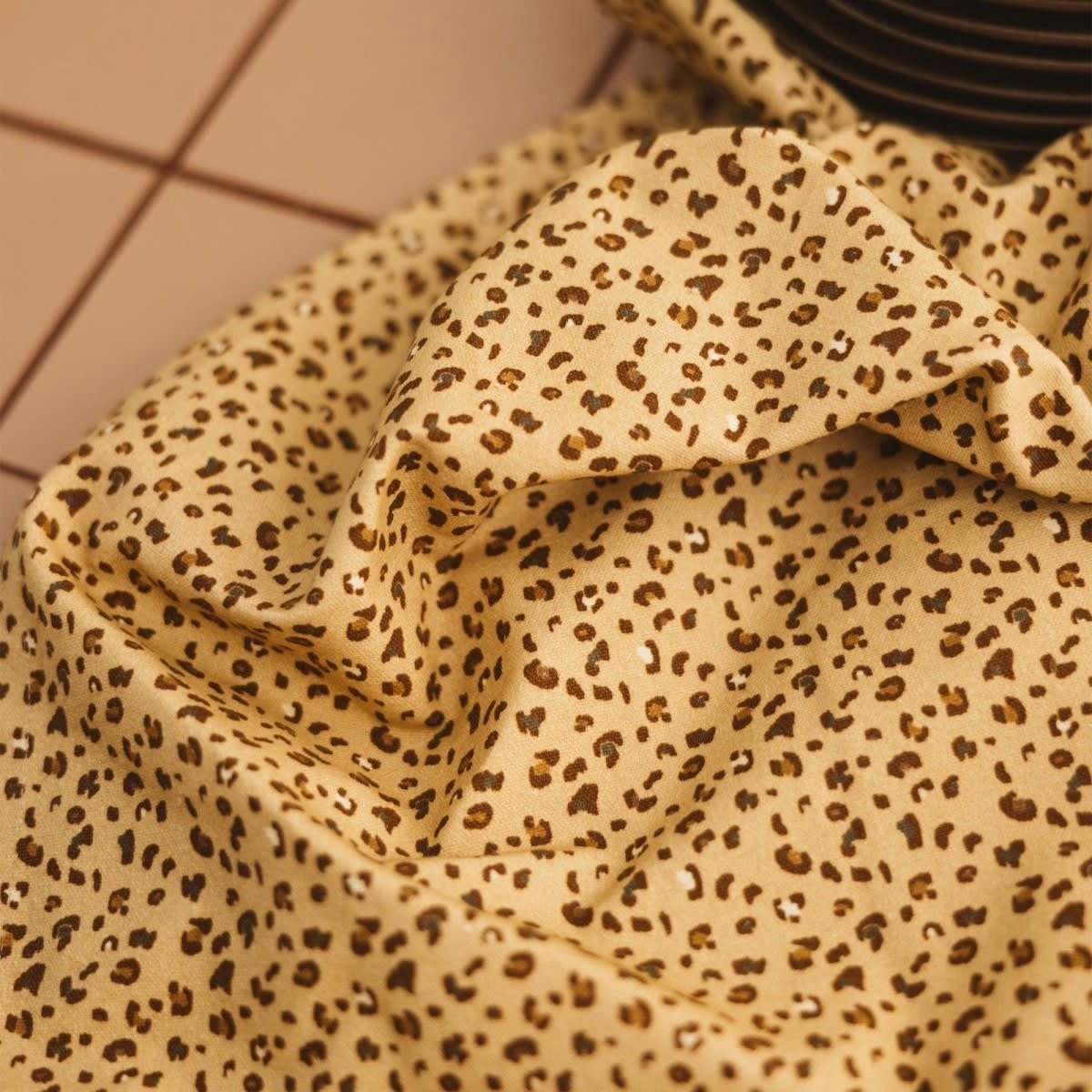 HÔTEL PARTICULIER - Torchon en coton imprimé léopard beige 45x70