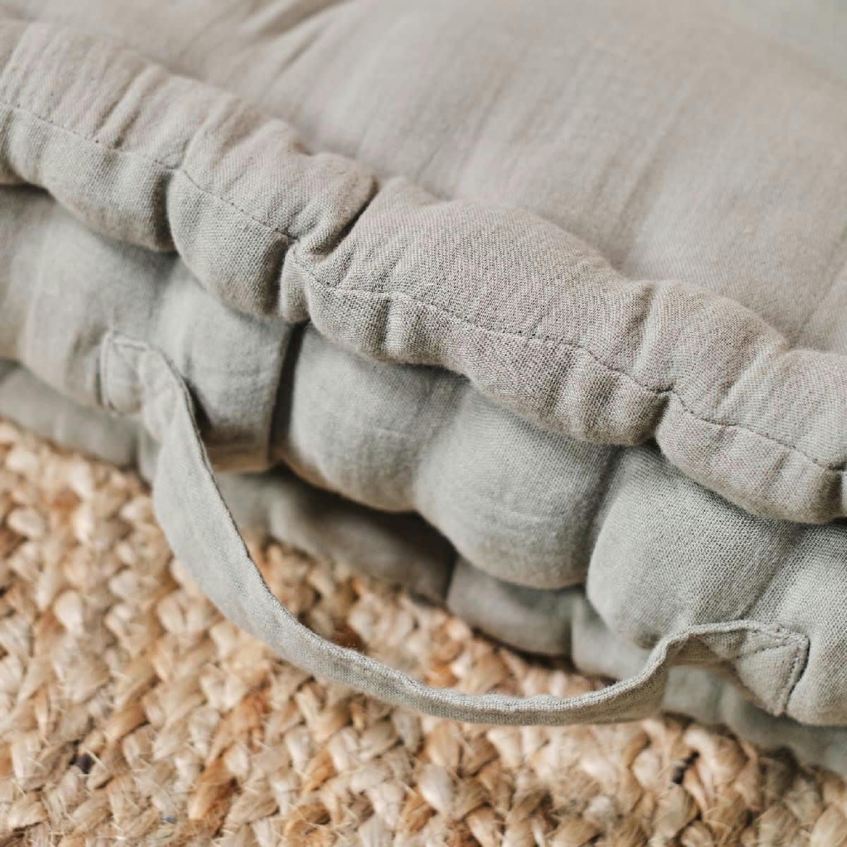 INDIAN FLOWERS - Coussin de sol en Gaze de coton Vert 40x40 cm