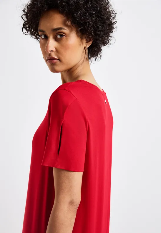 Kleid mit Schlitzdetail