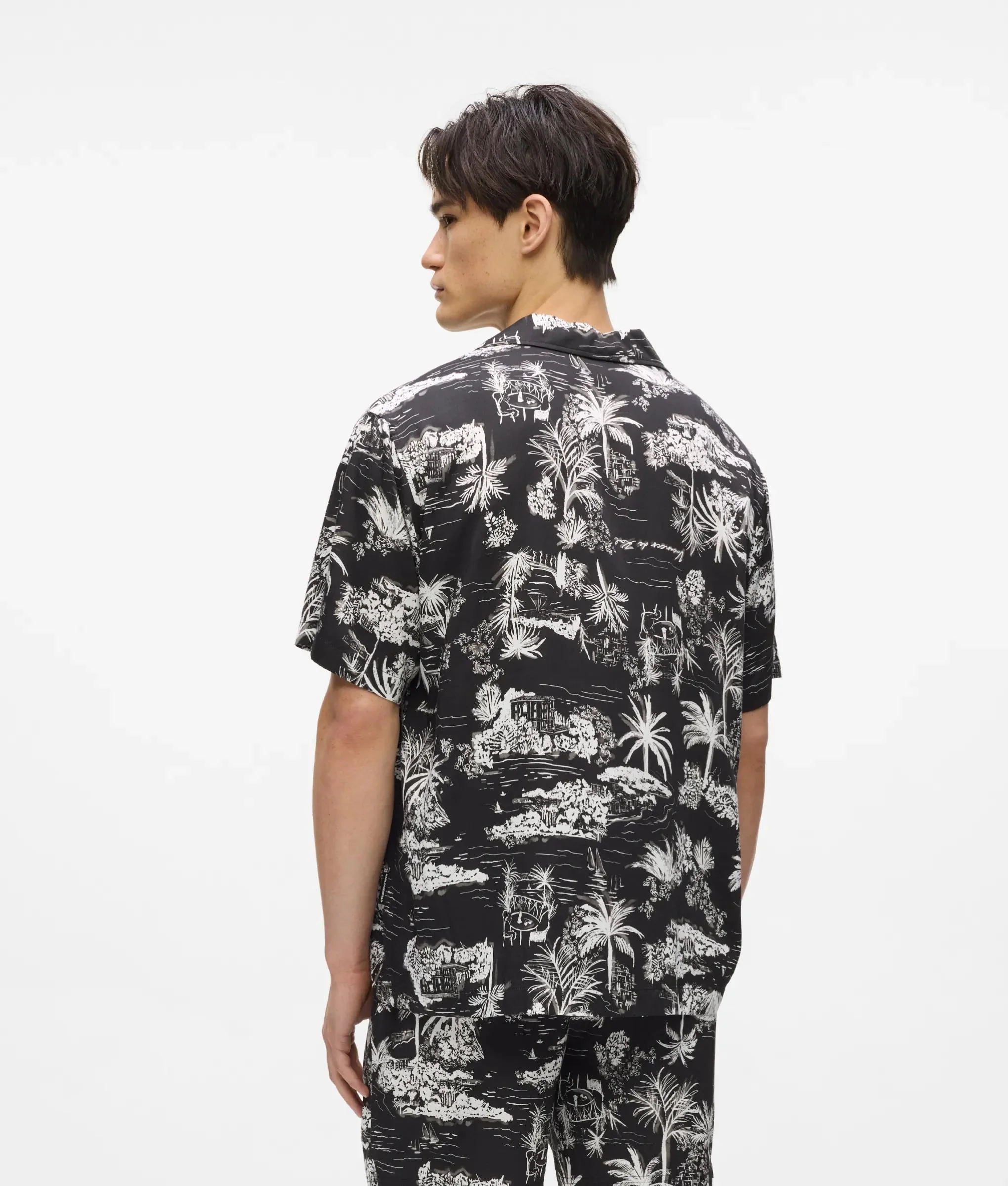 Chemise à manches courtes avec imprimé sur l'ensemble