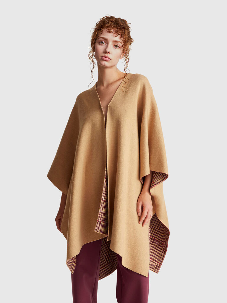 Reversible poncho in cashmere blend